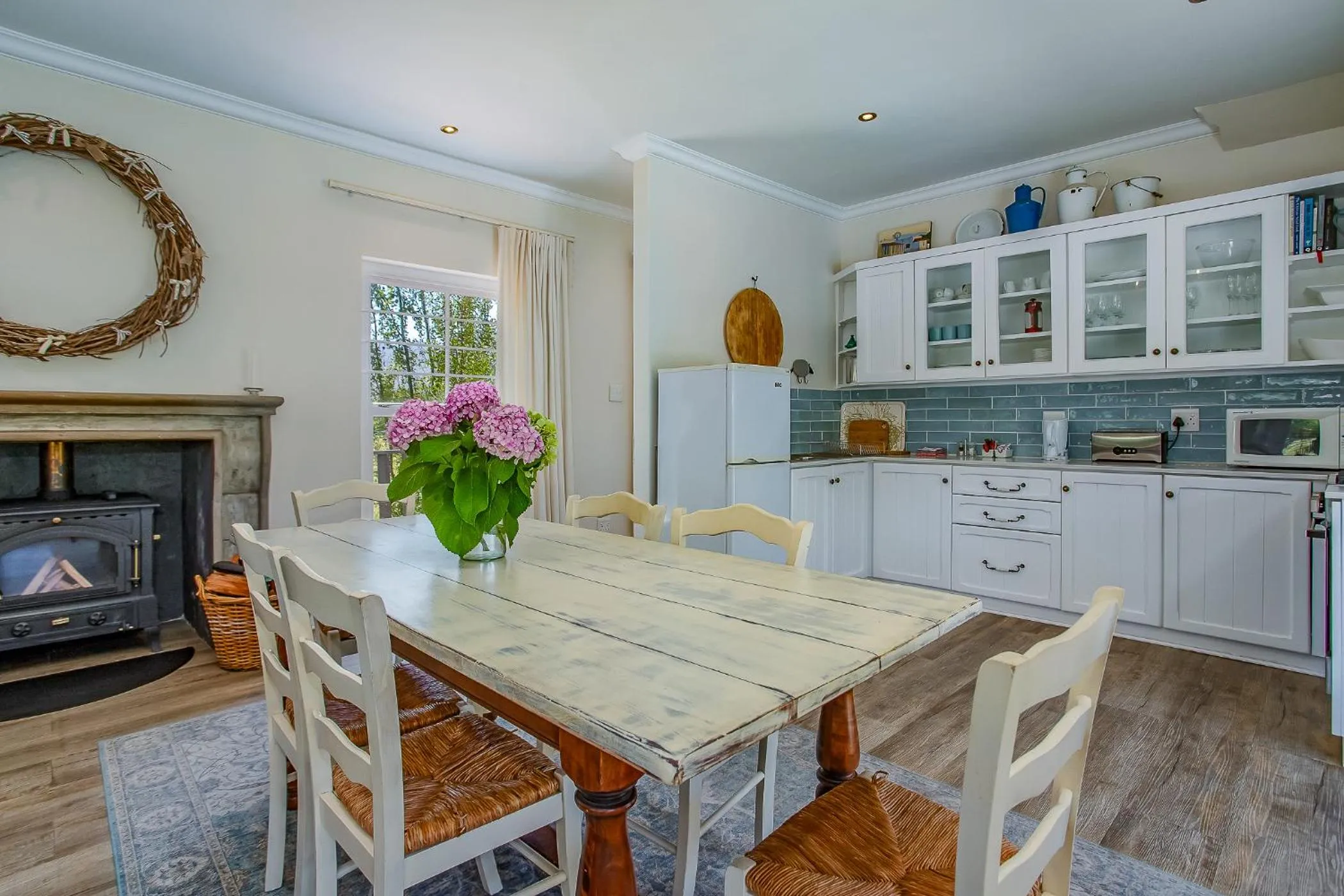 Kitchen or kitchenette in Franschhoek Rose Cottages