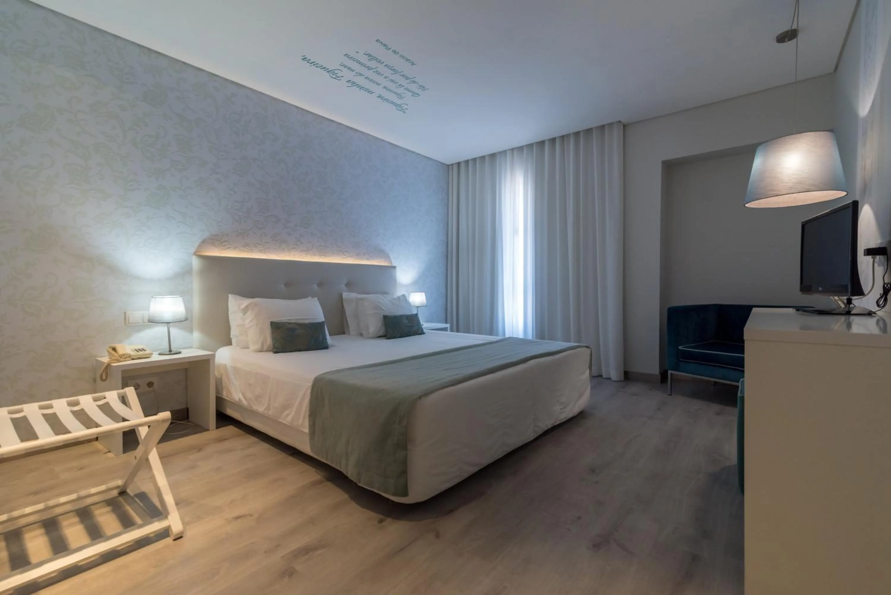 Bedroom, Bed in Costa de Prata Hotel