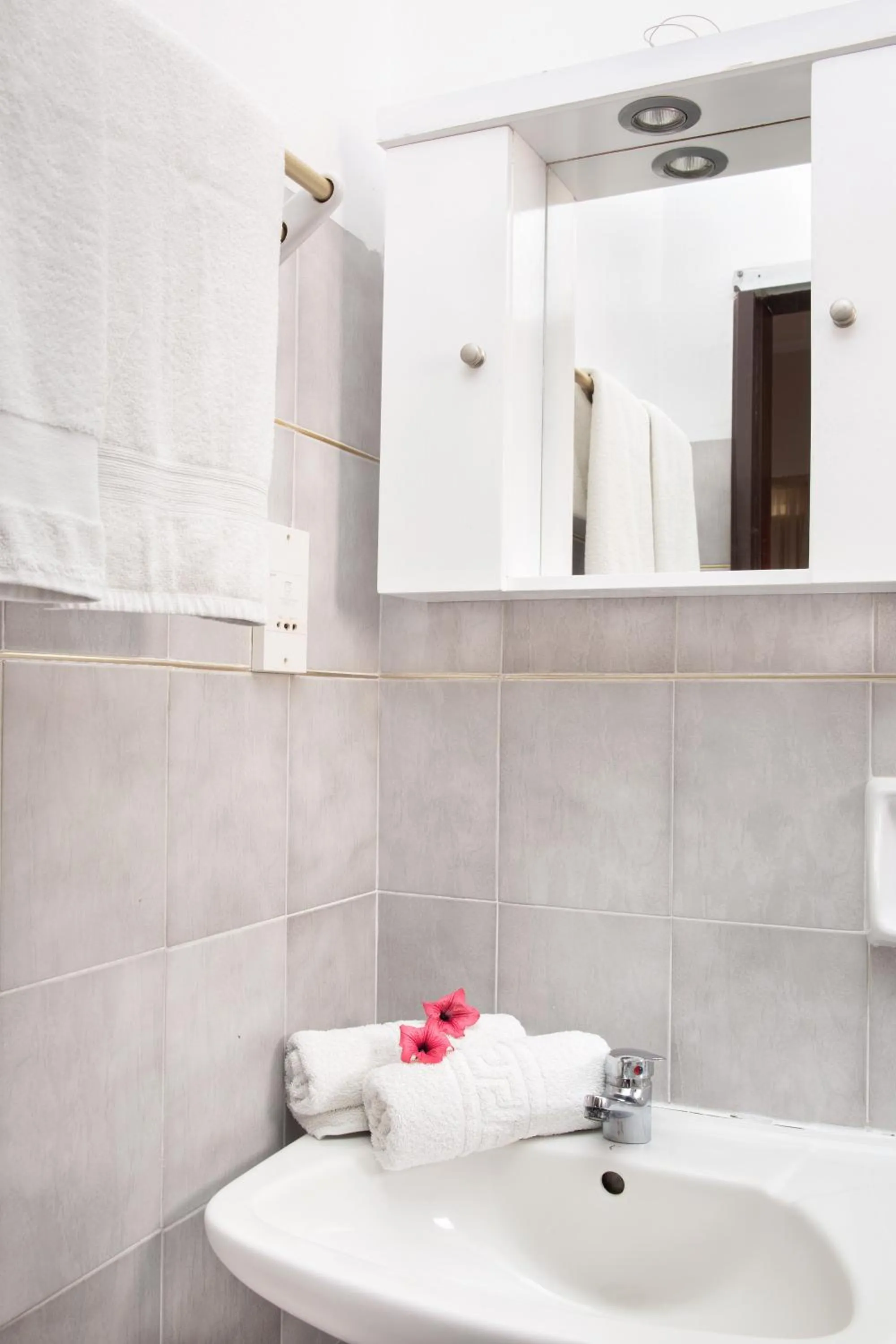 Bathroom in Victoria Hill Hotel