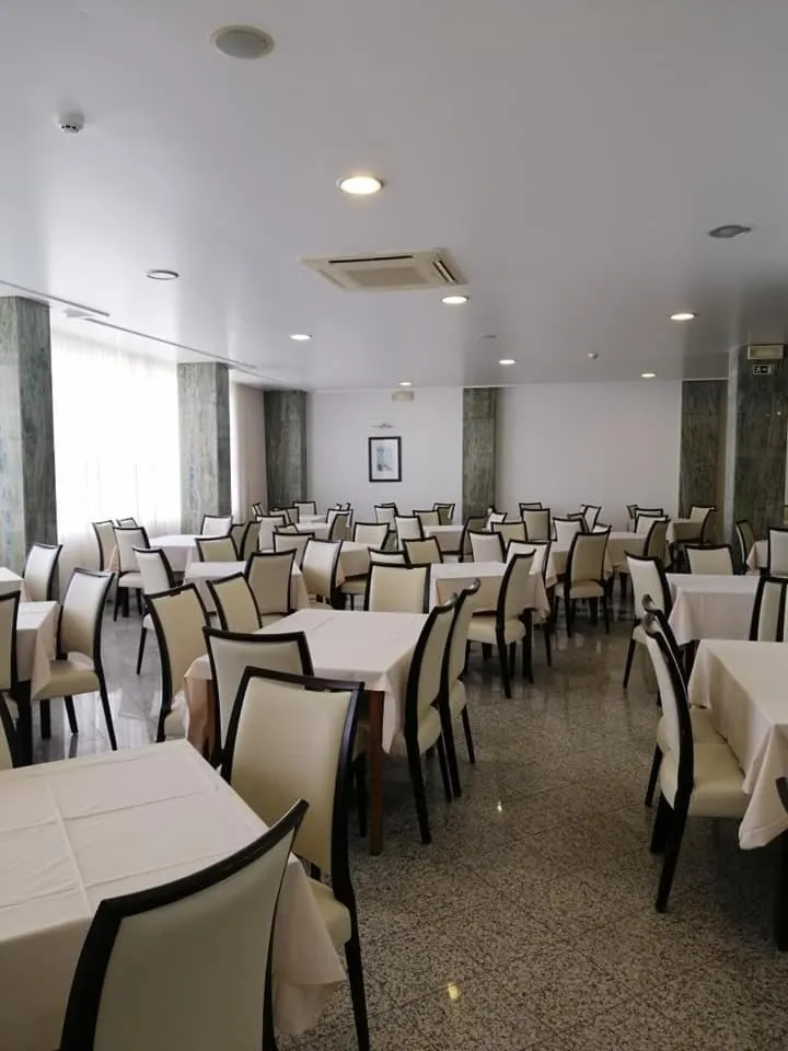 Restaurant/places to eat in Hotel Costa de Prata 2 & Spa
