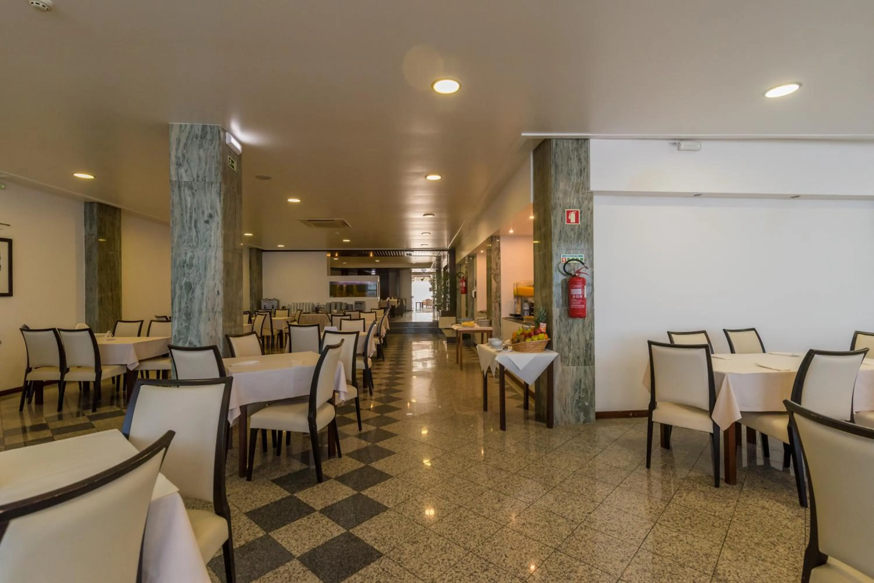 Restaurant/places to eat in Hotel Costa de Prata 2 & Spa