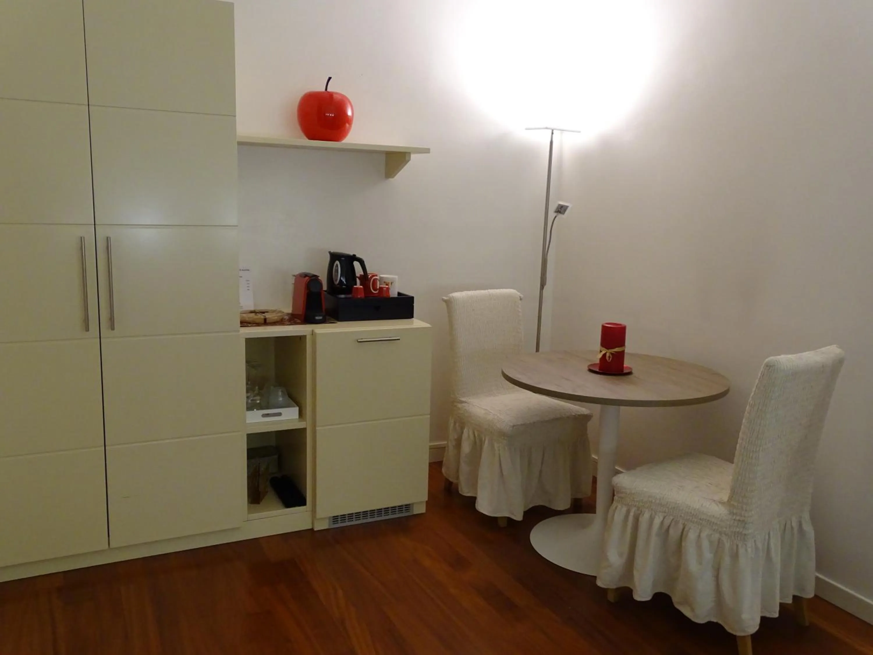 Coffee/tea facilities in Suite Alcova