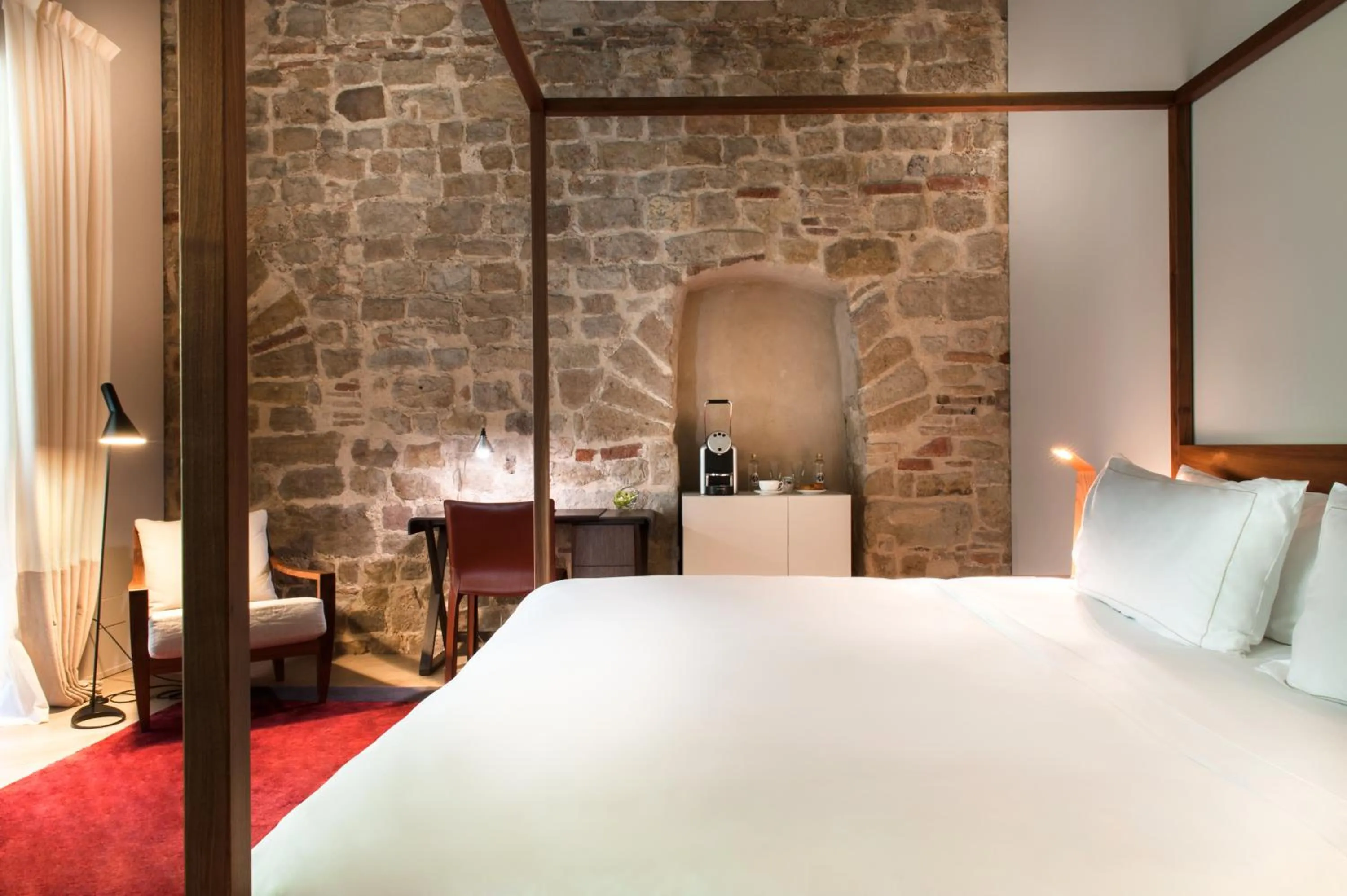 Photo of the whole room, Bed in Mercer Hotel Barcelona