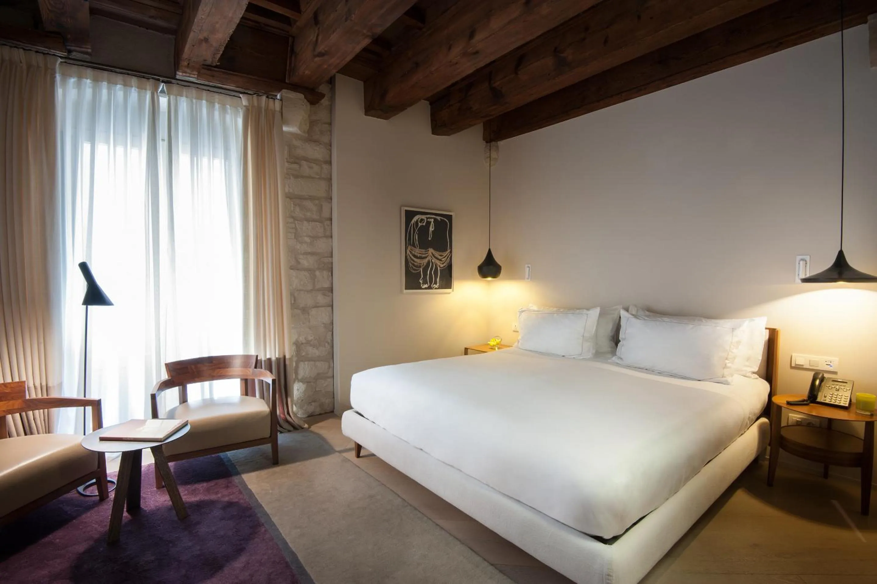 Photo of the whole room, Bed in Mercer Hotel Barcelona