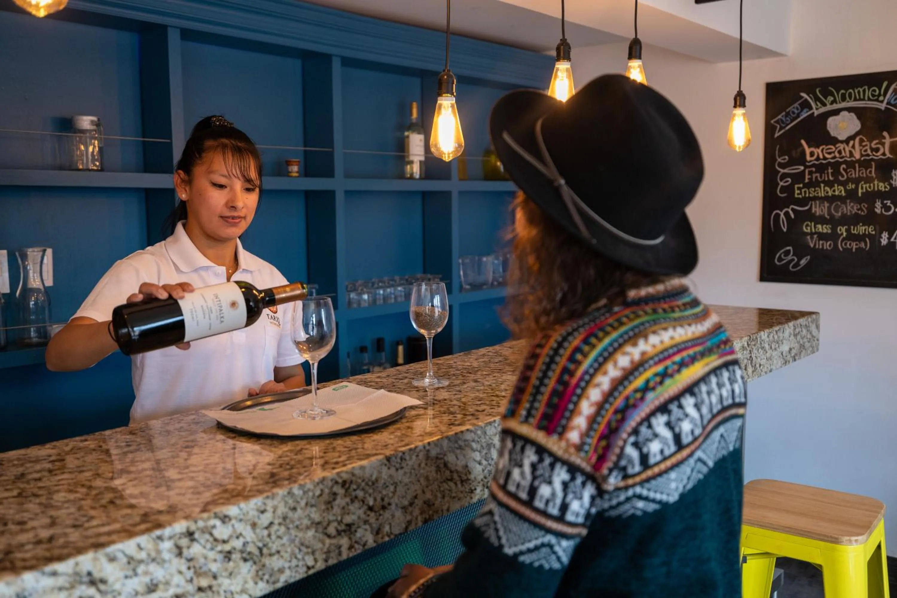 Restaurant/places to eat in Tariq Boutique