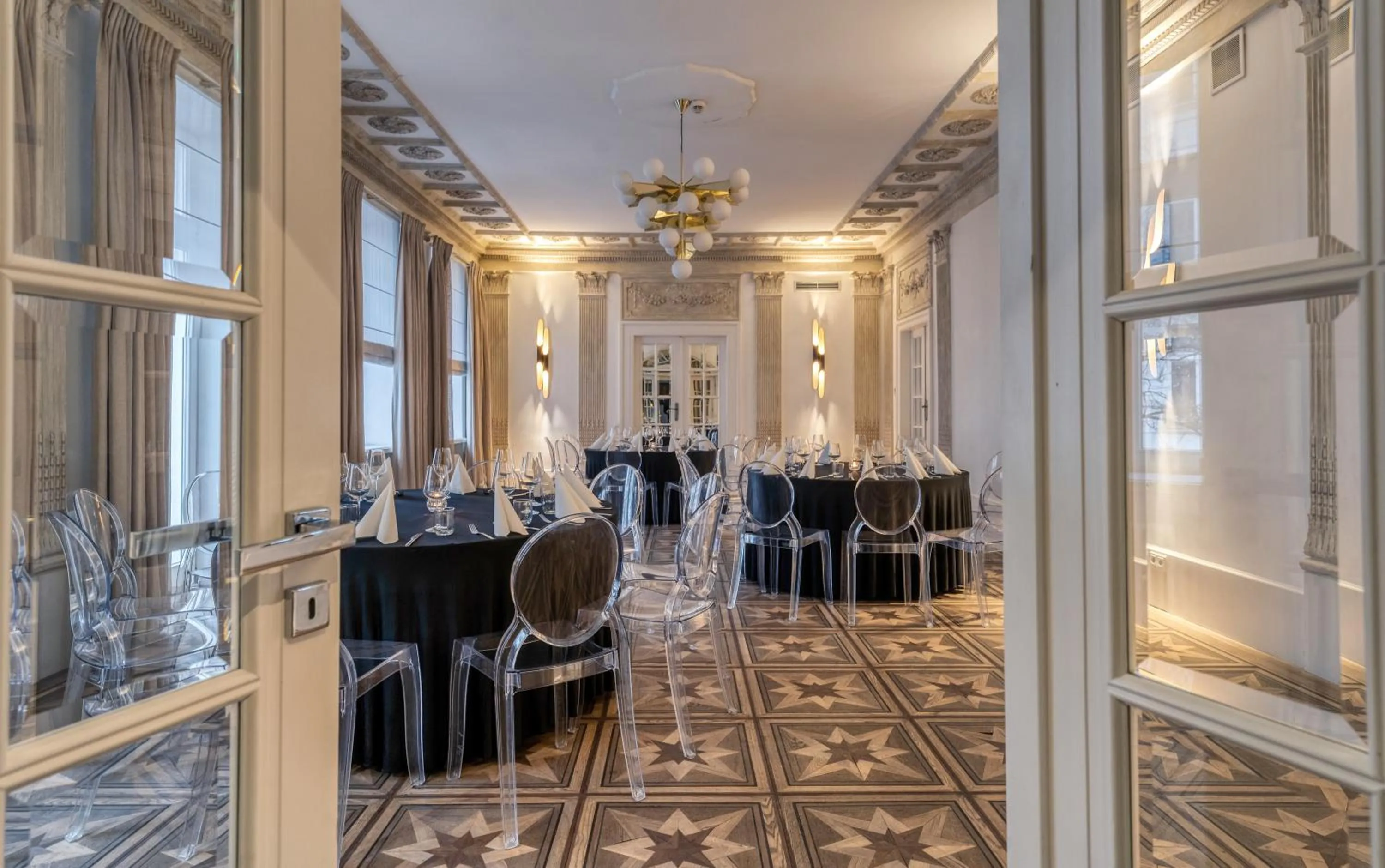 Meeting/conference room in H15 Boutique Hotel, Warsaw, a Member of Design Hotels