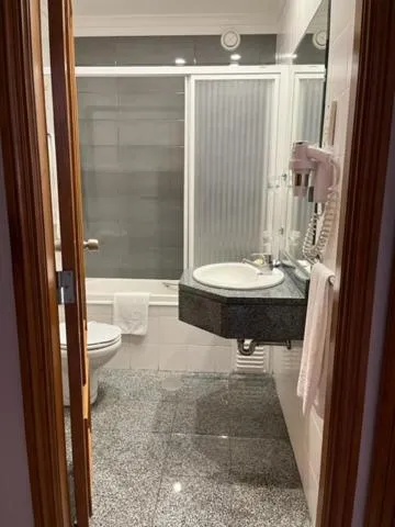 Shower in Seculo Hotel