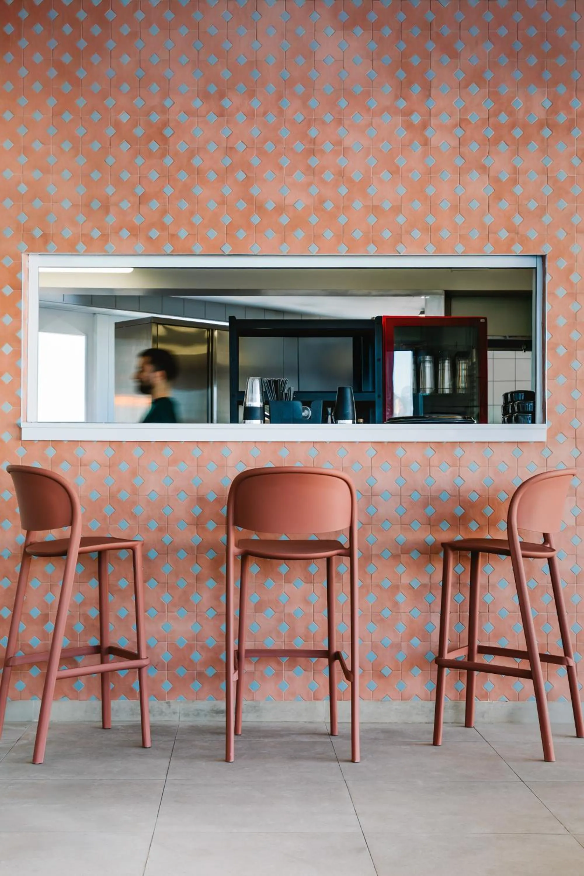 Lounge or bar in Hotel Indigo Albufeira by IHG