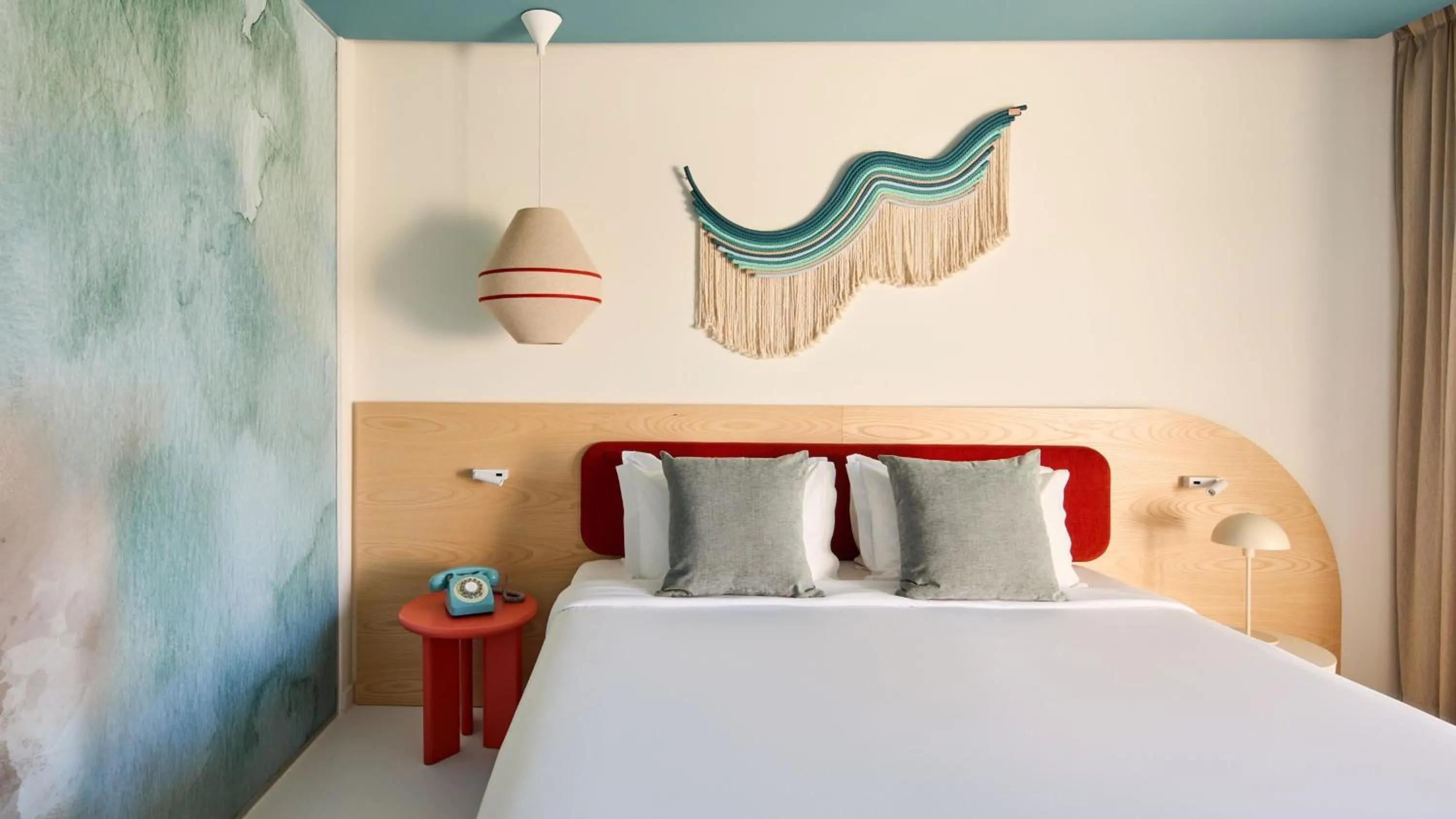 Photo of the whole room, Bed in Hotel Indigo Albufeira by IHG