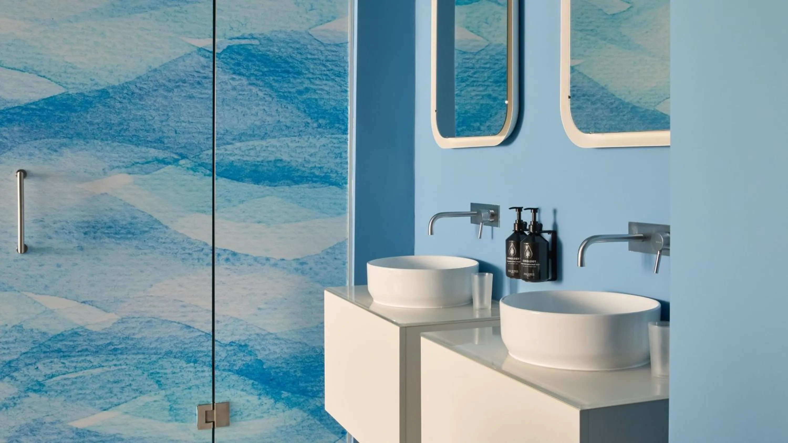 Photo of the whole room in Hotel Indigo Albufeira by IHG