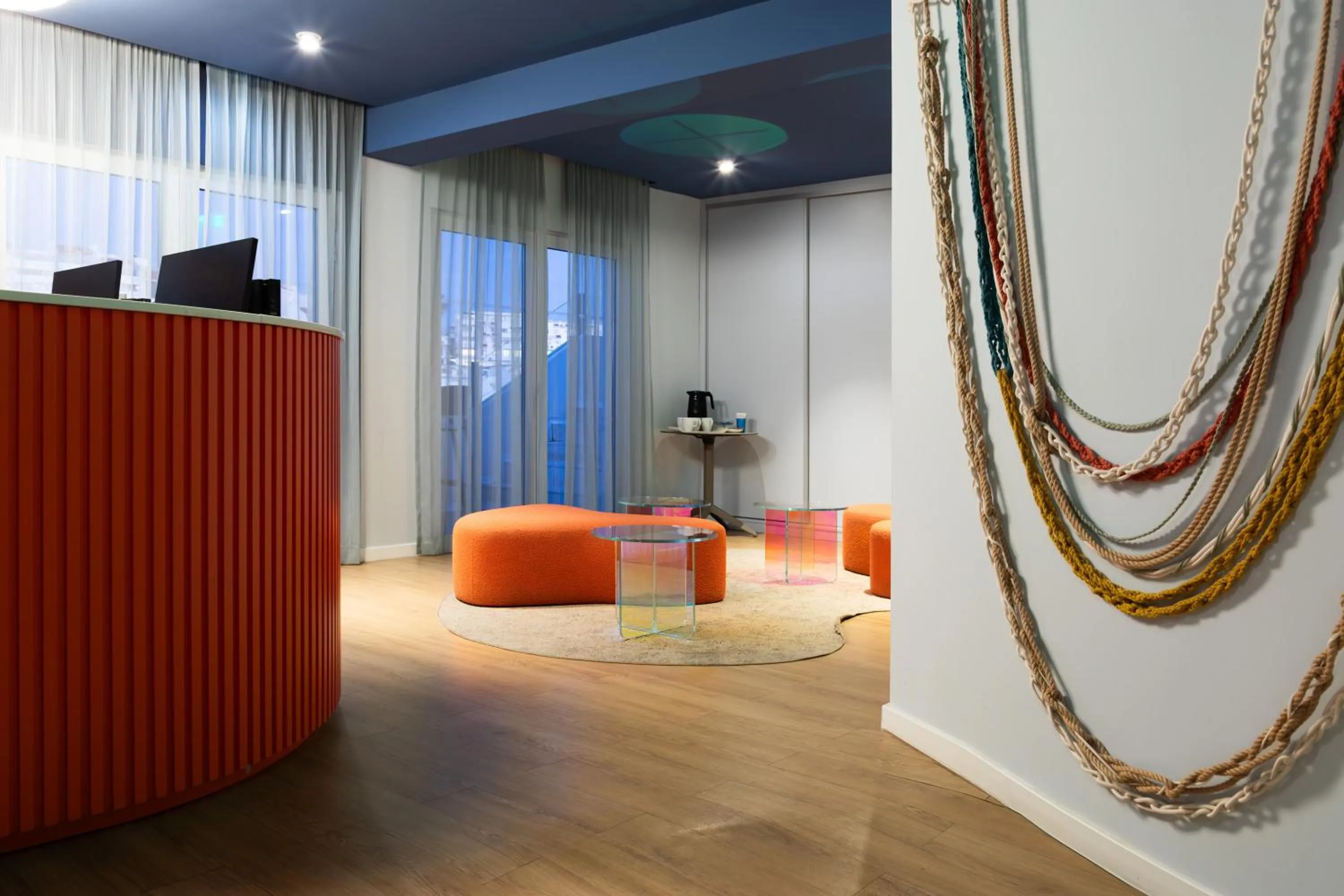 Lobby or reception in Hotel Indigo Albufeira by IHG