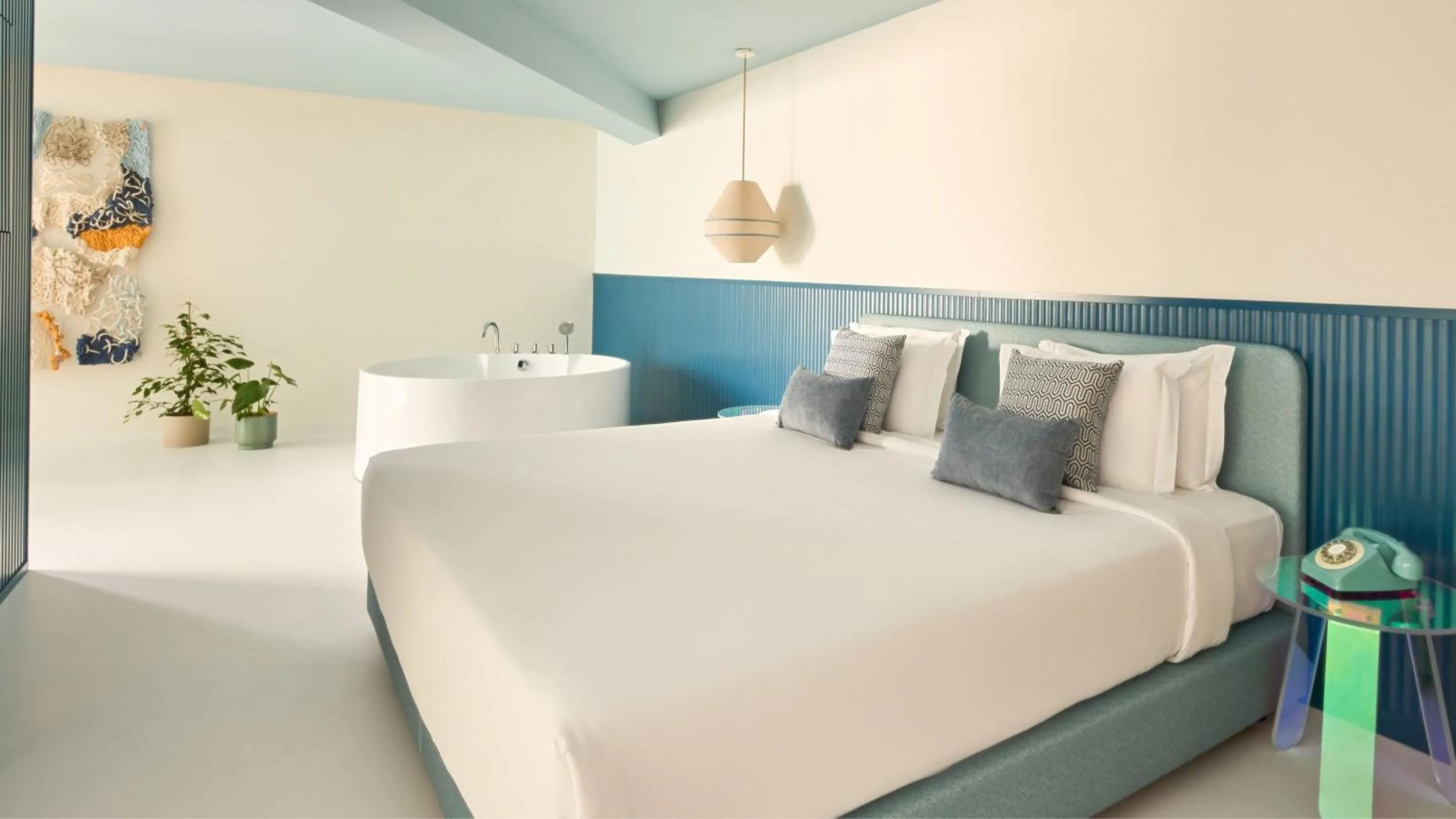 Photo of the whole room, Bed in Hotel Indigo Albufeira by IHG