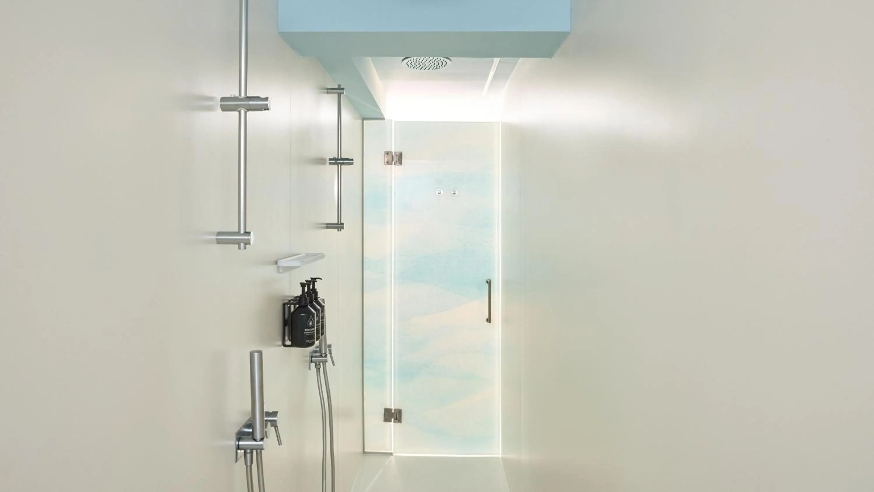 Photo of the whole room in Hotel Indigo Albufeira by IHG