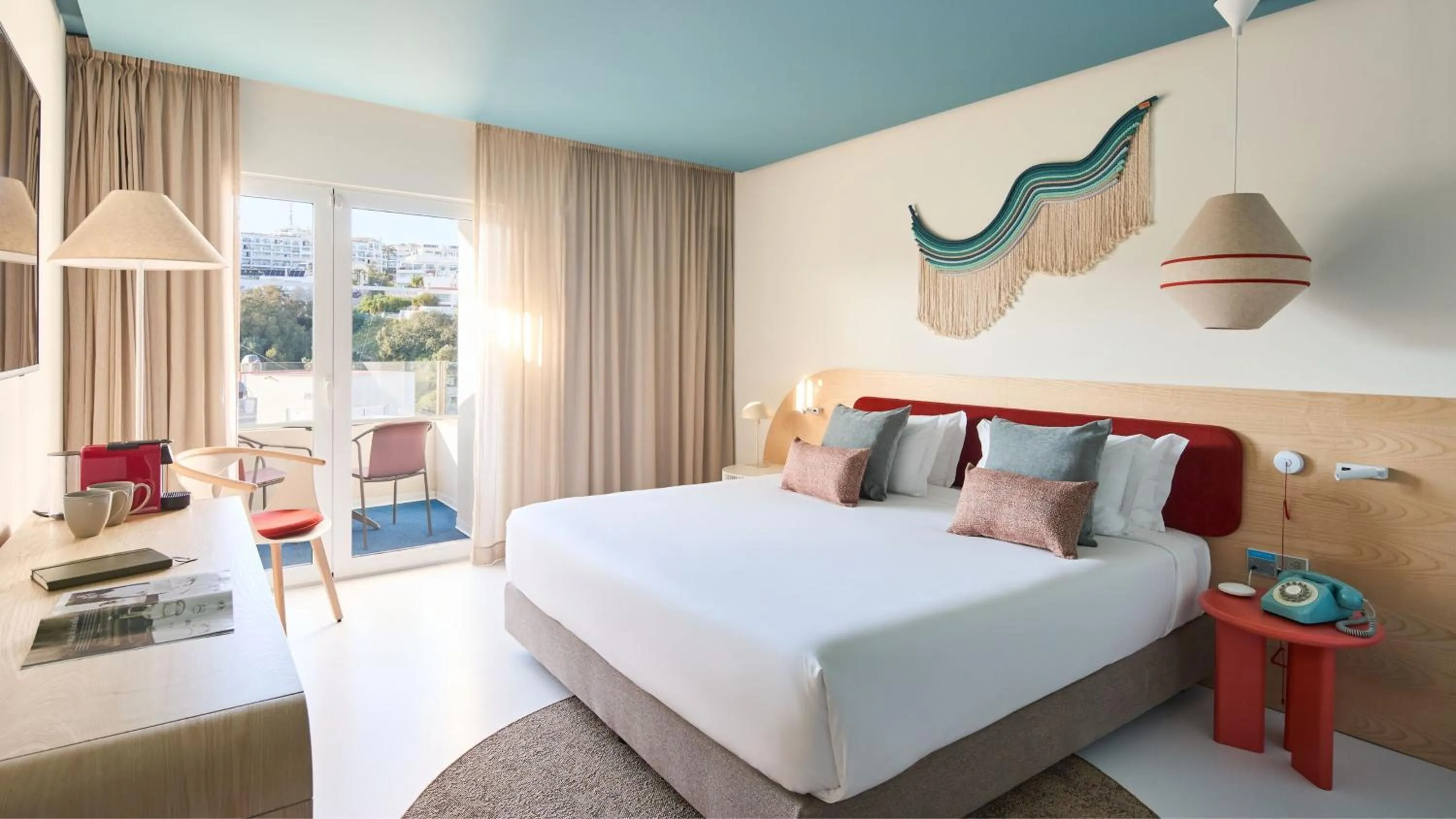 Photo of the whole room, Bed in Hotel Indigo Albufeira by IHG