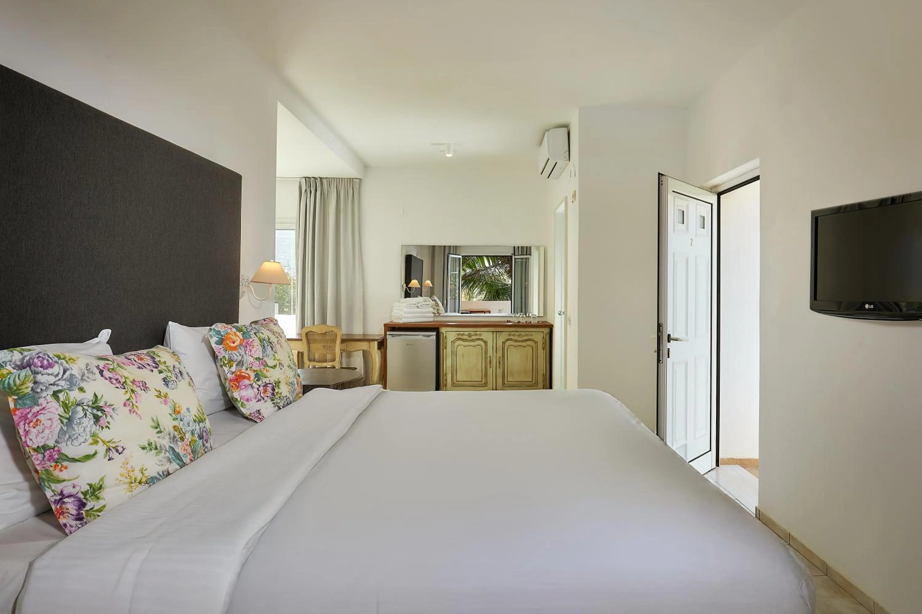 Bed in Sirens Beach & Village