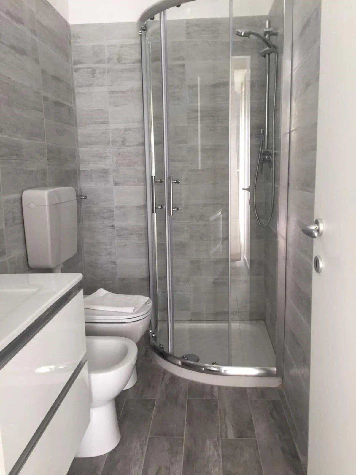 Shower in Hotel Elsa