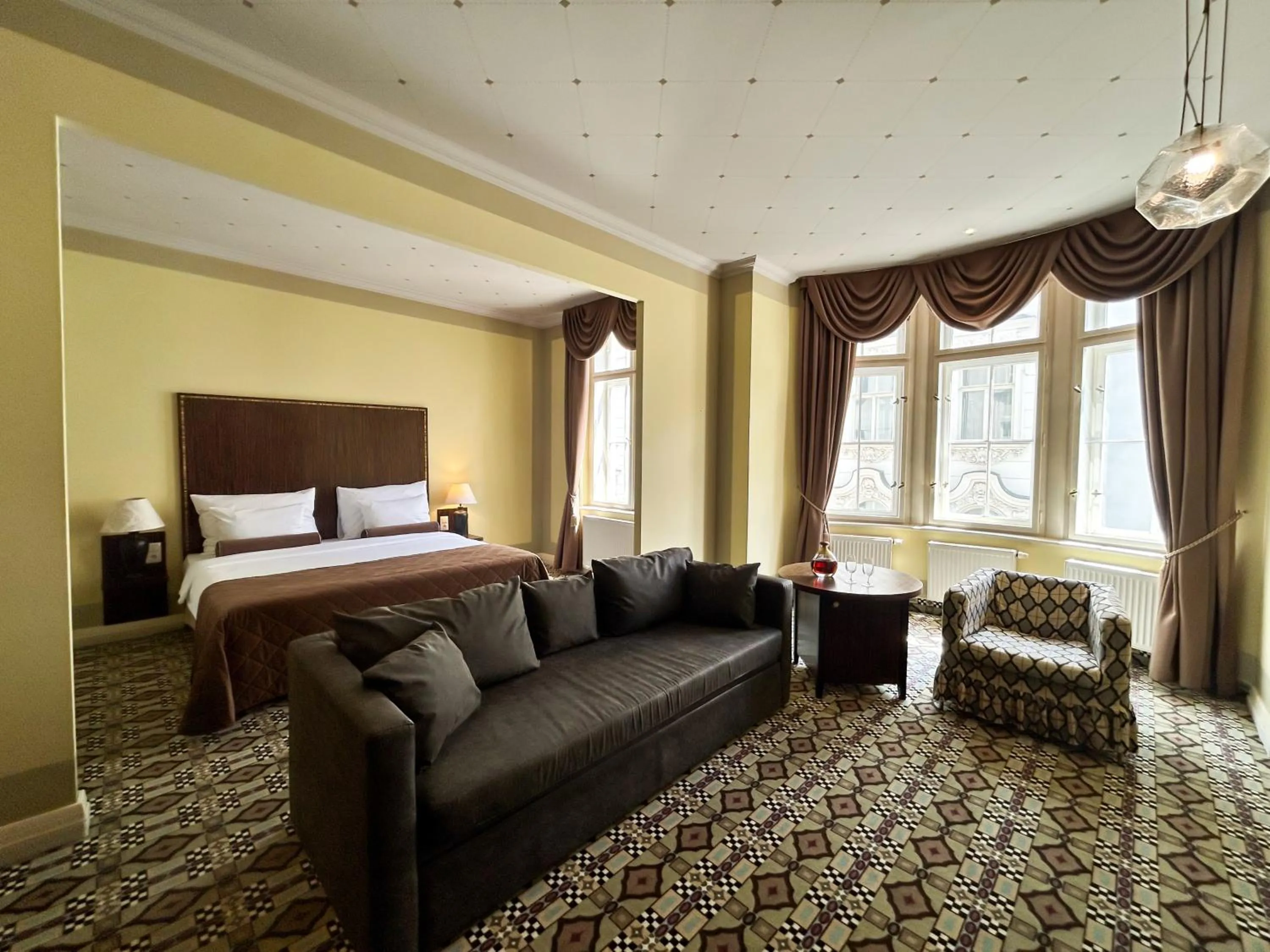 View (from property/room), Bed in Grandezza Hotel Luxury Palace