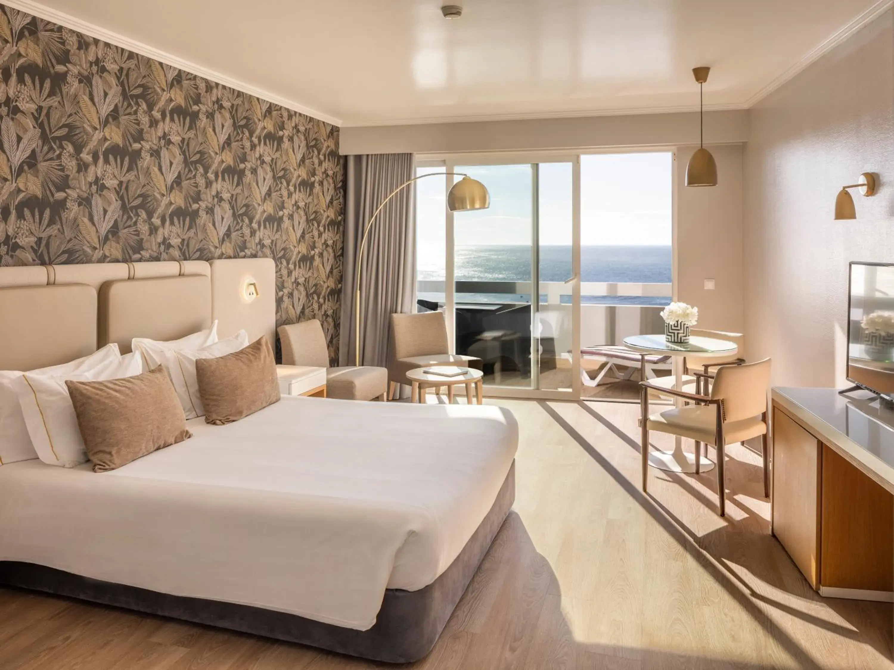 Superior Double or Twin Room with Ocean View and Balcony in Arribas Sintra Hotel Superior Double or Twin Room with Ocean View and Balcony in Arribas Sintra Hotel