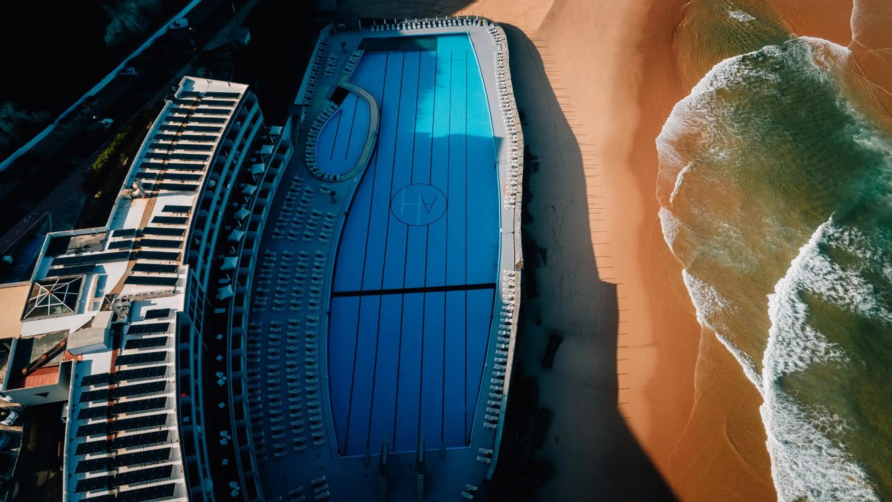 Property building in Arribas Sintra Hotel