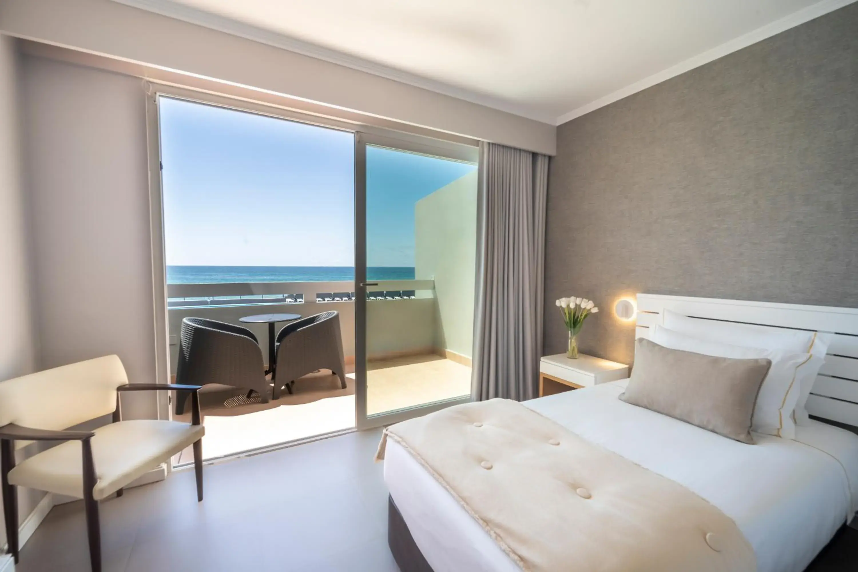 Twin or Double Room with Pool View and Balcony in Arribas Sintra Hotel Twin or Double Room with Pool View and Balcony in Arribas Sintra Hotel