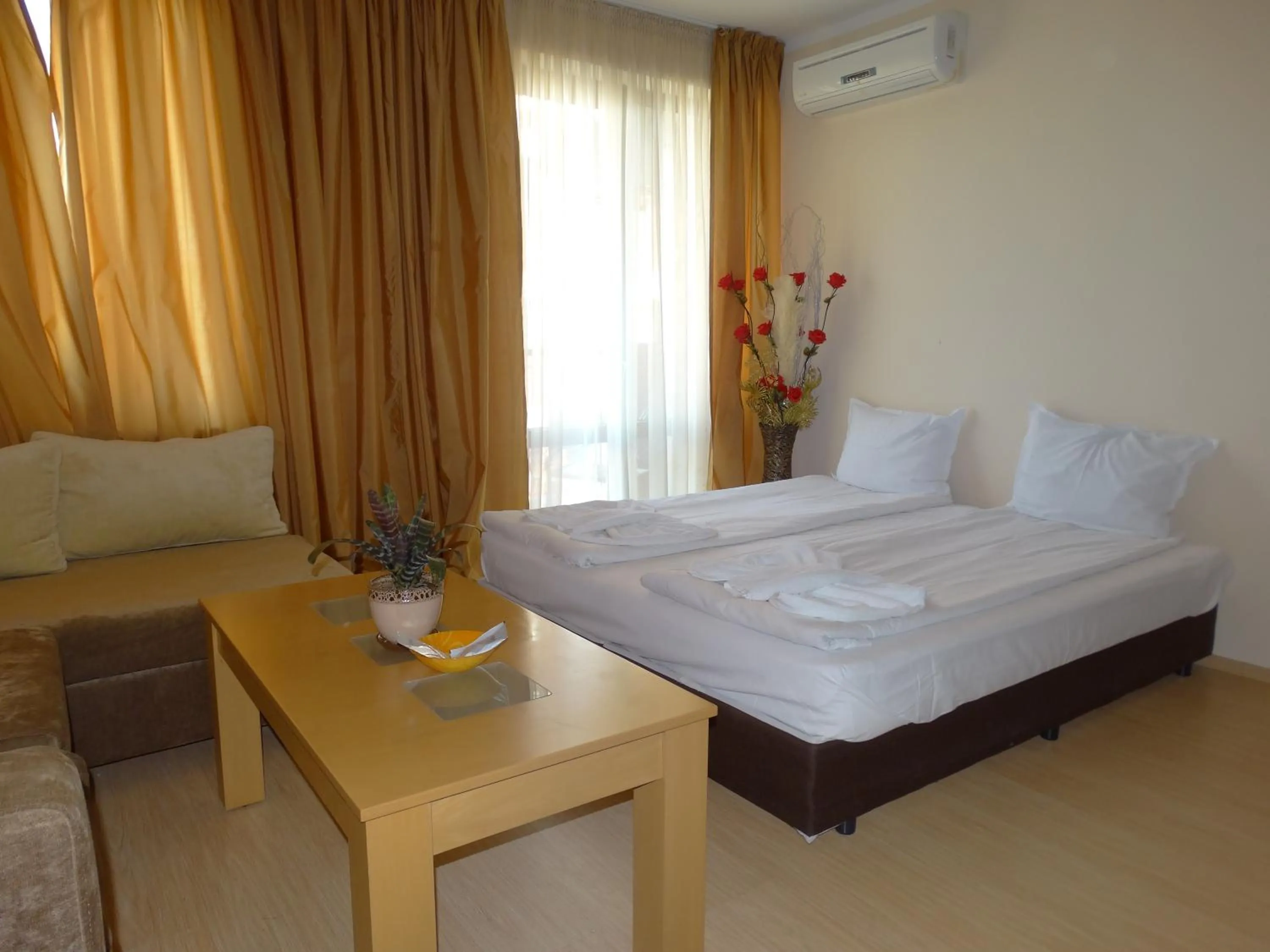 Bed in Chateau del Marina Apart Complex