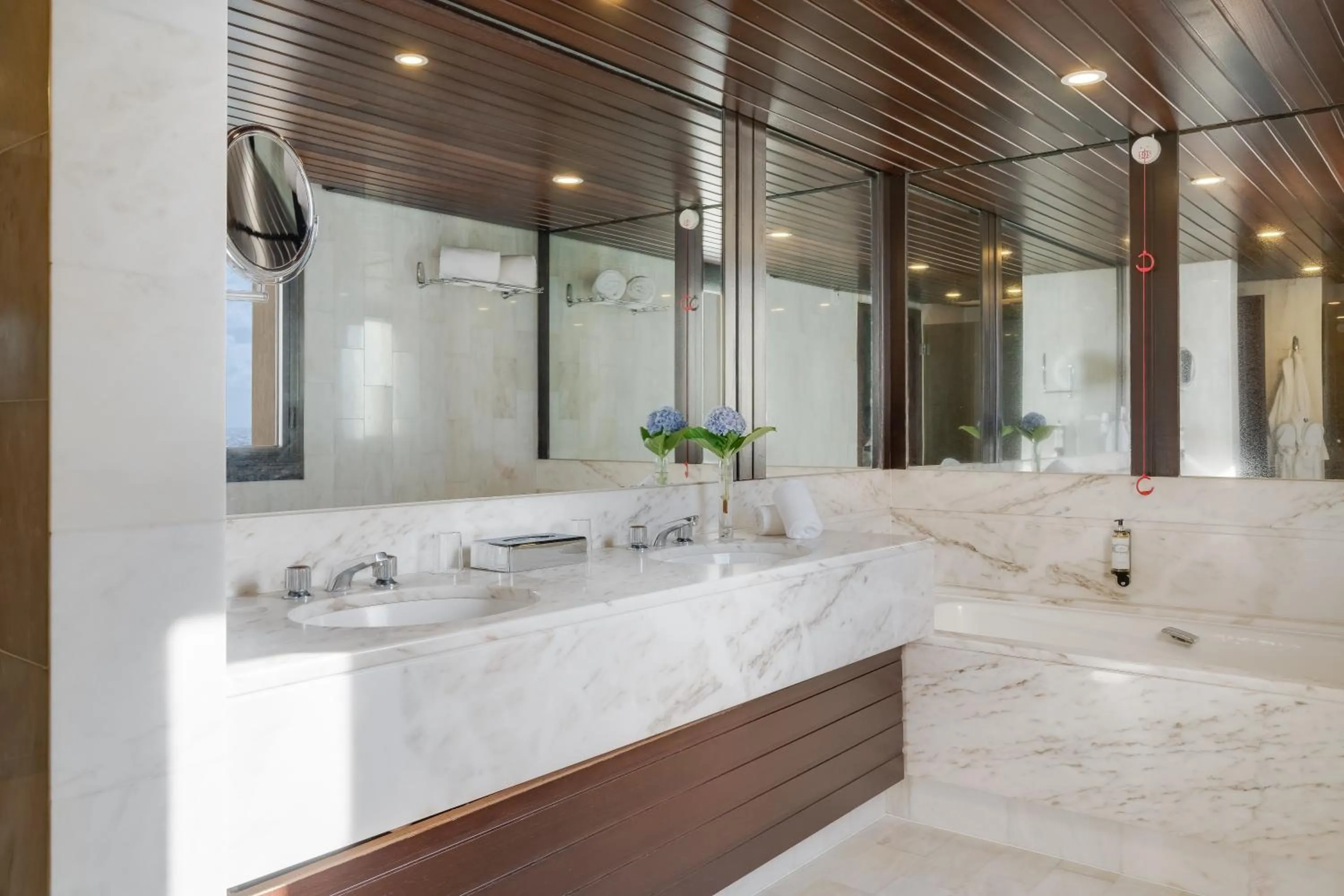 Bathroom in Pestana Bahia Praia Nature & Beach Resort