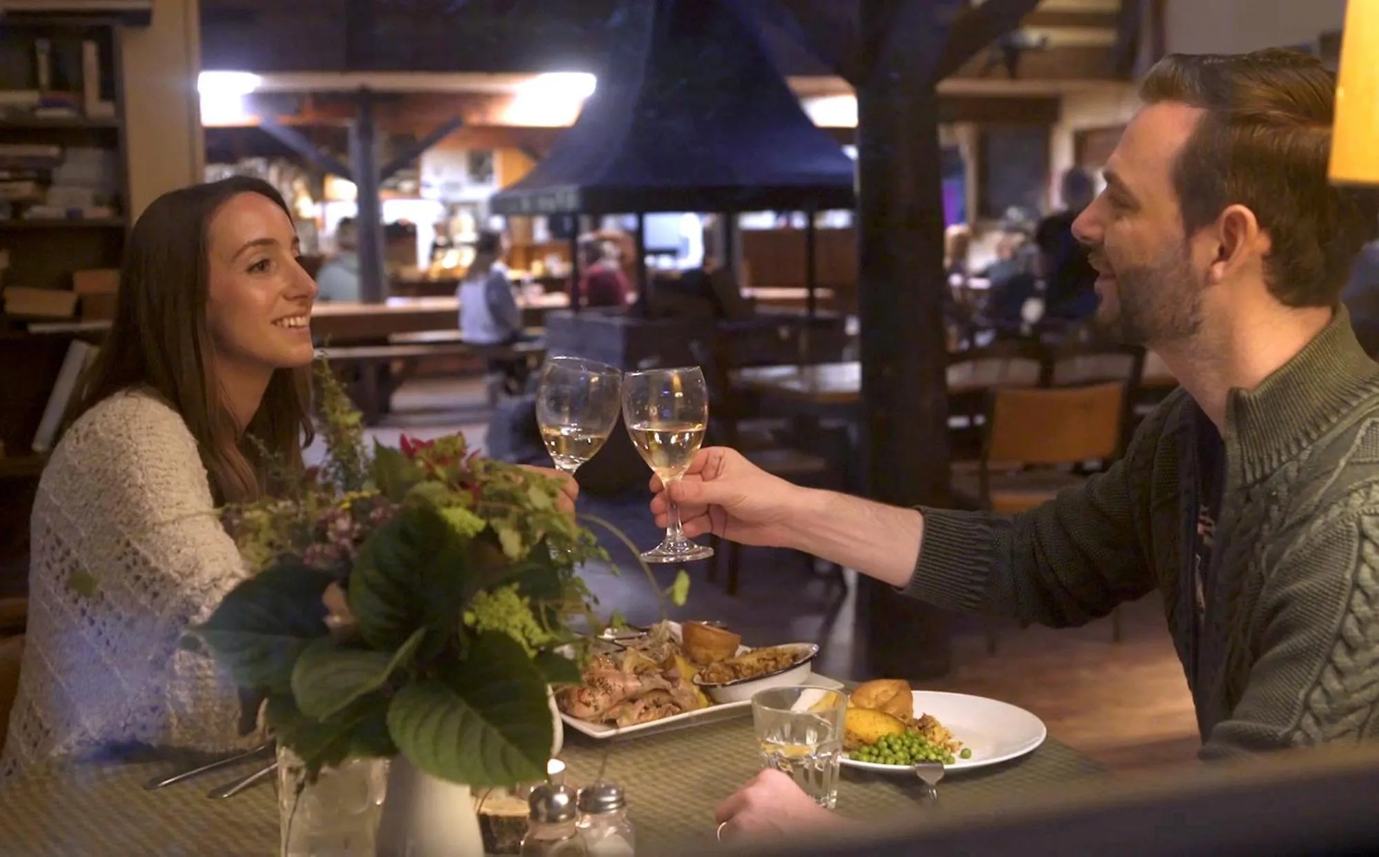 Restaurant/places to eat in River Valley Lodge