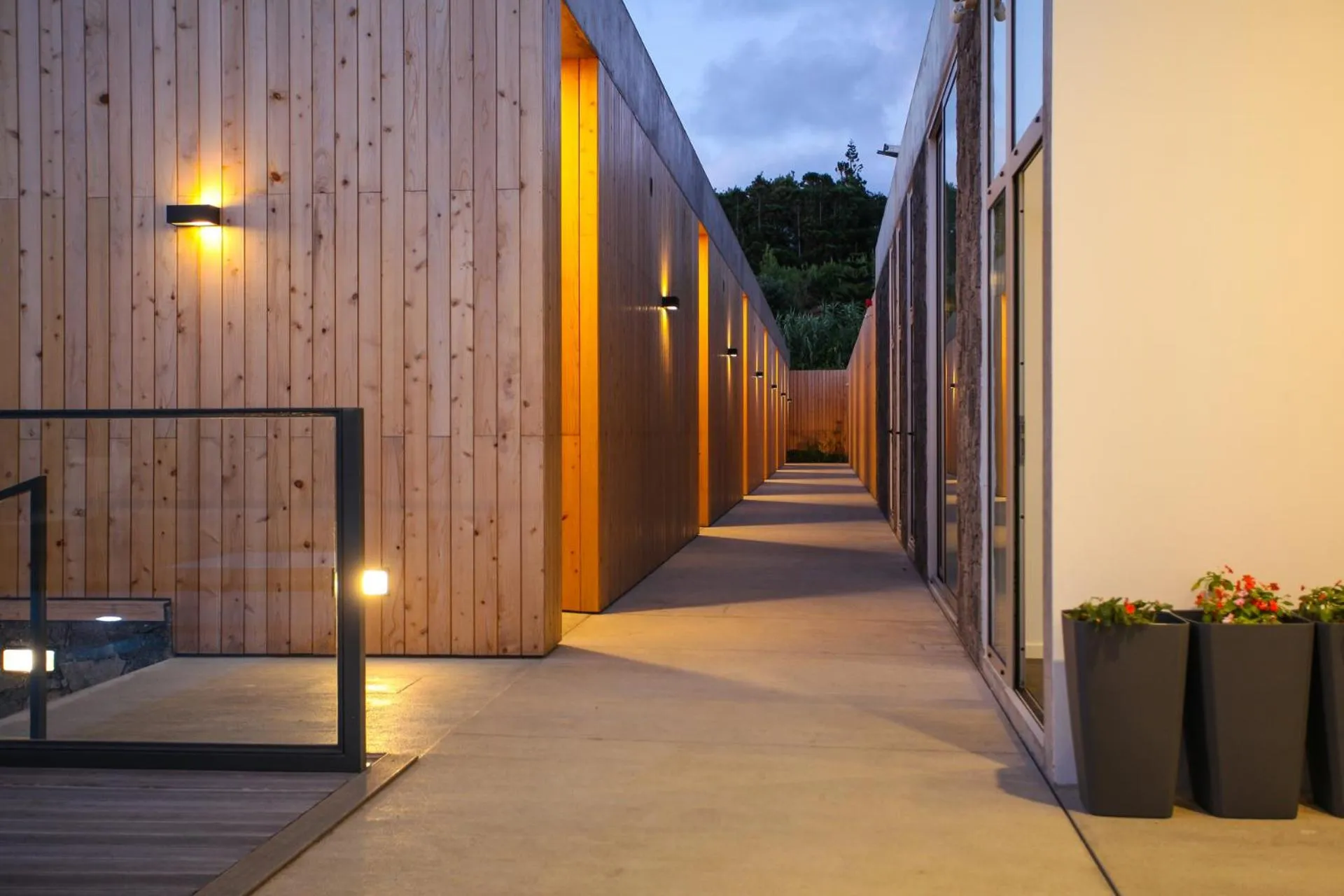 Property building in Mosteiros Place