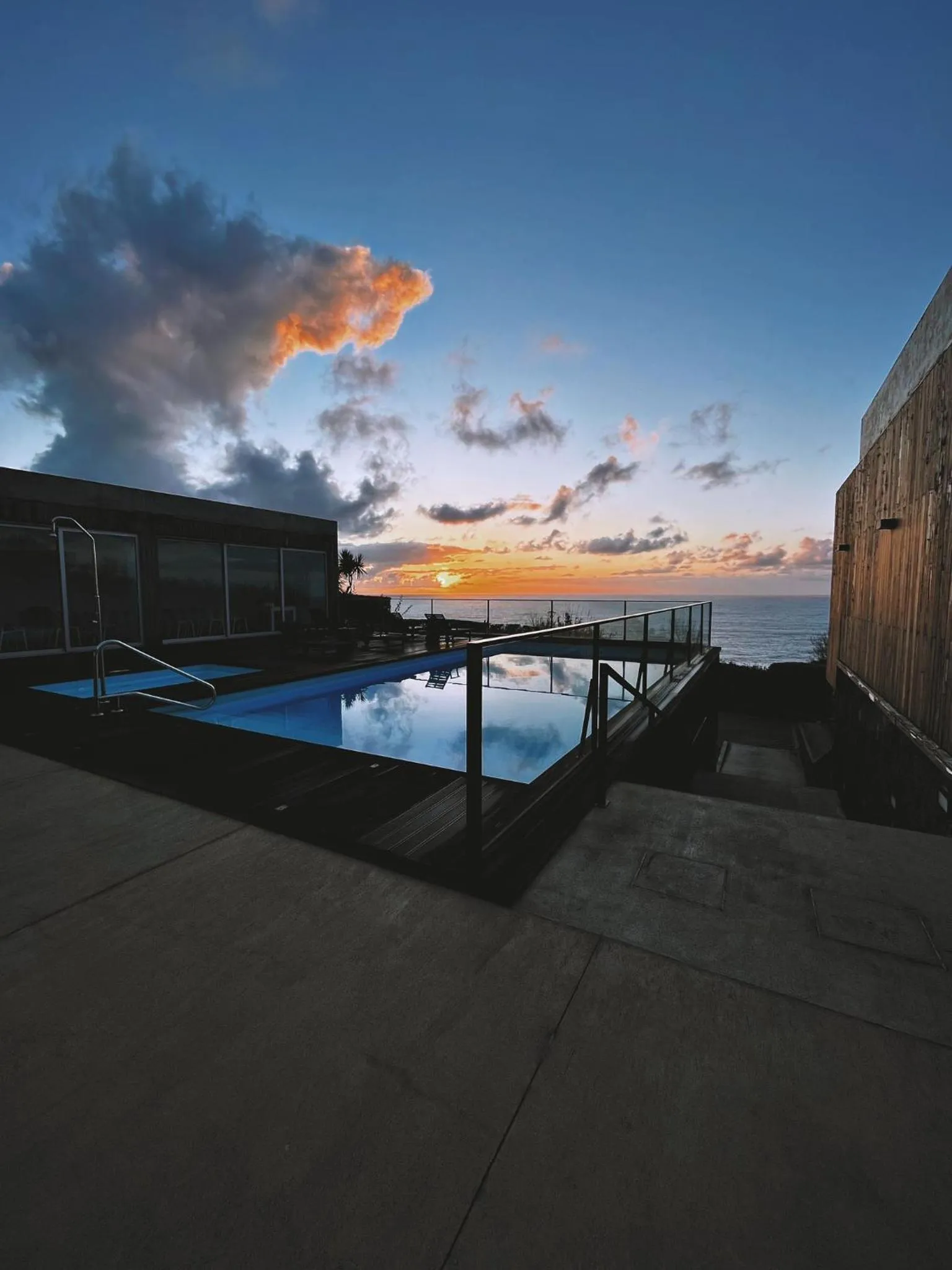 Property building in Mosteiros Place