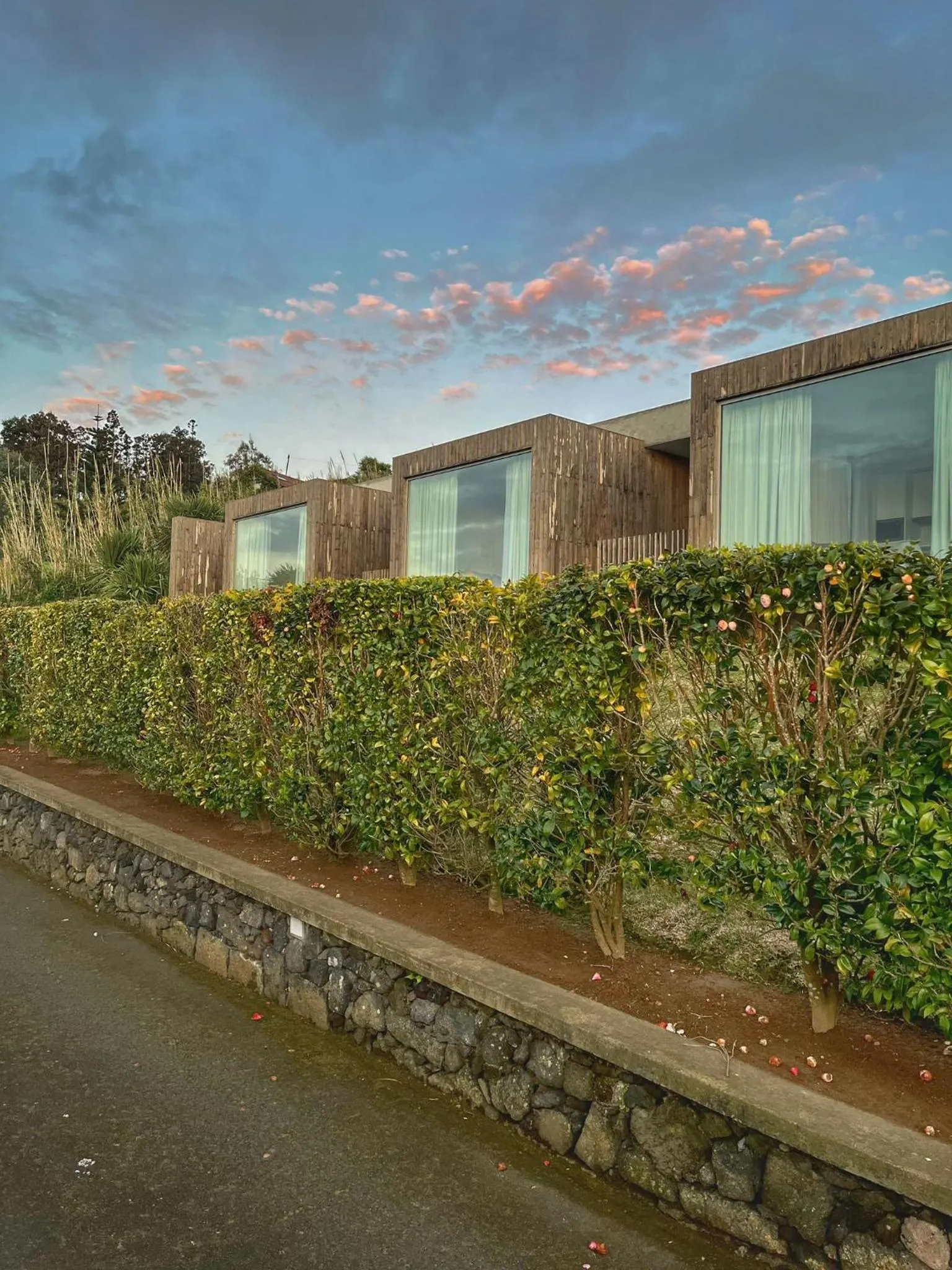 Property building in Mosteiros Place