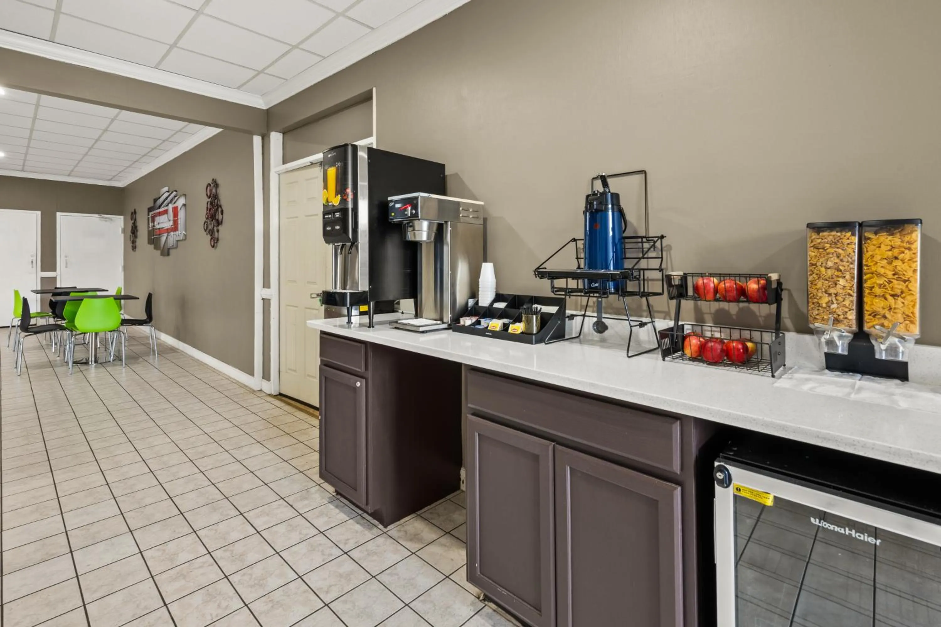 Coffee/tea facilities in Americas Best Value Inn - Wilson