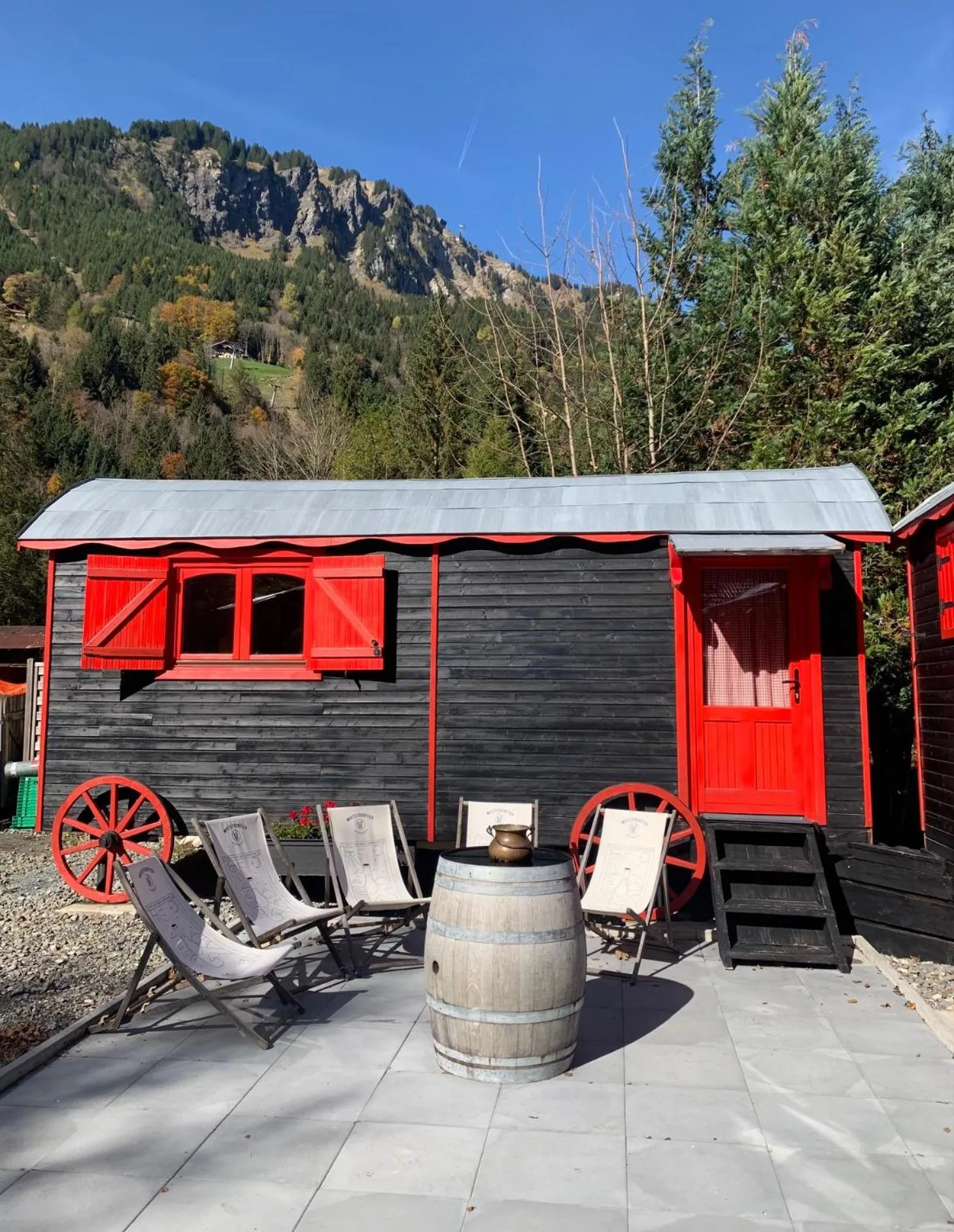 Facade/entrance in Guest House du Grand Paradis - On Piste