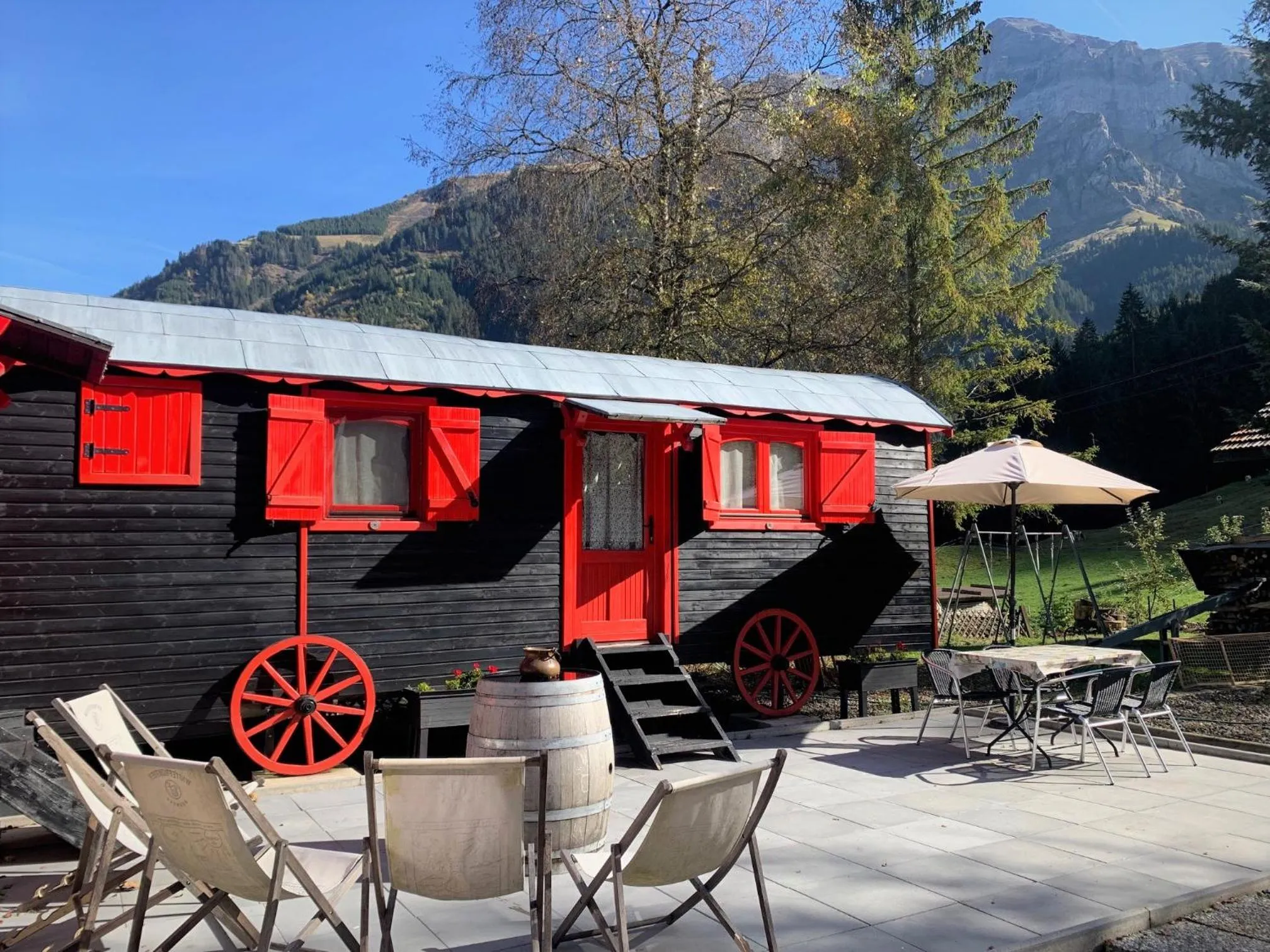 Facade/entrance in Guest House du Grand Paradis - On Piste
