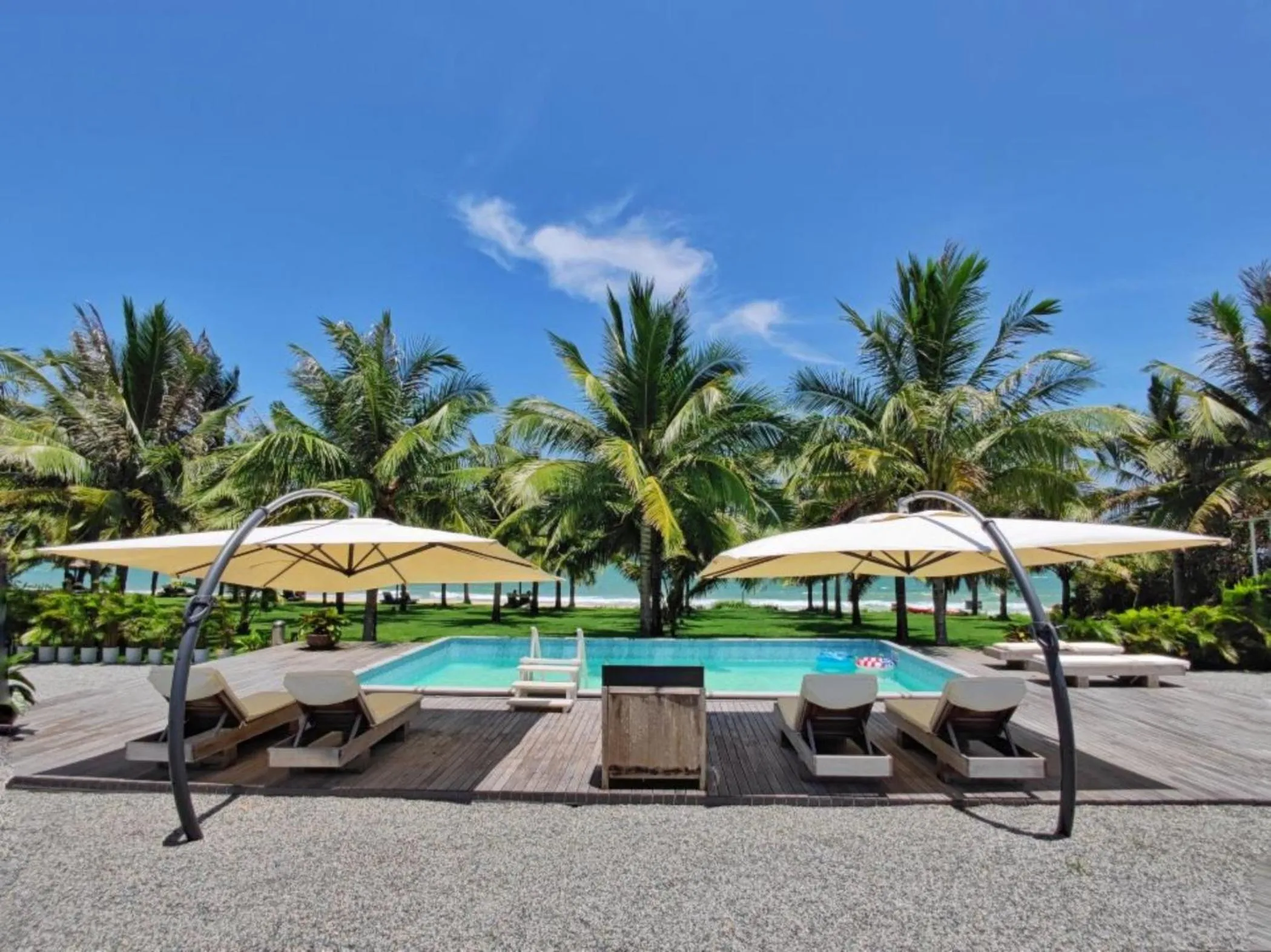 Swimming pool in Anyu Hotel Sanya