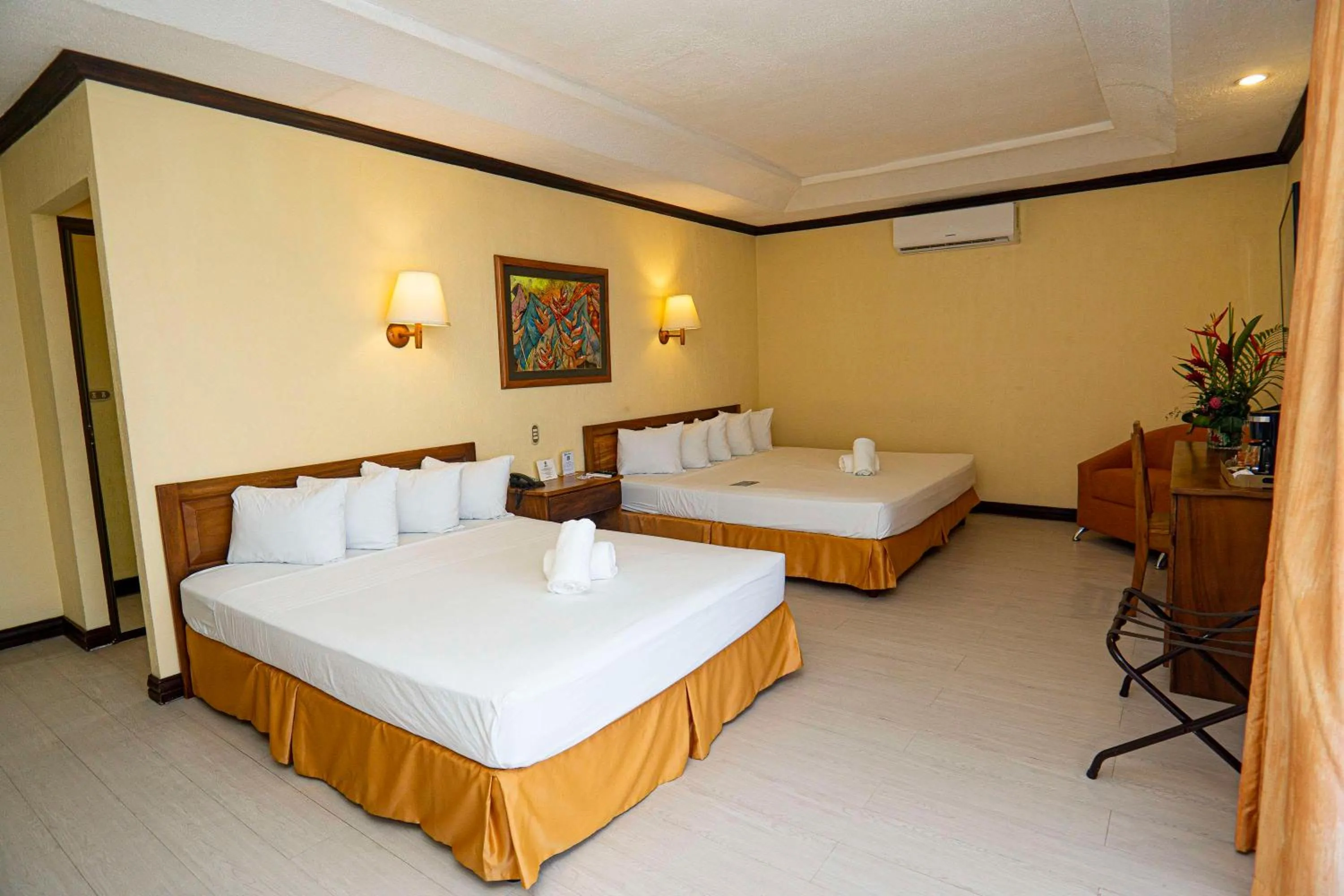 Coffee/tea facilities, Bed in Best Western Hotel & Casino Kamuk