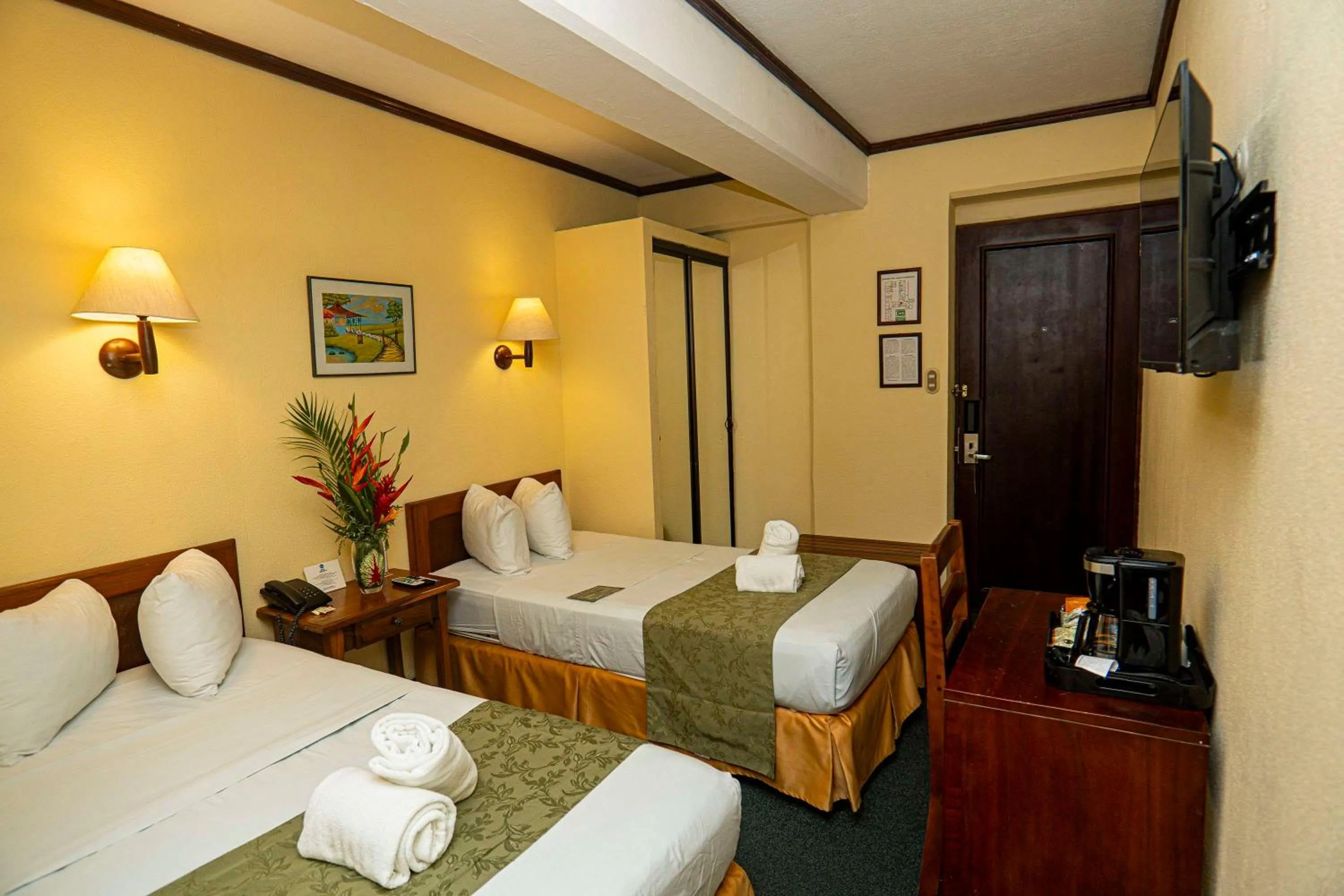 Photo of the whole room, Bed in Best Western Hotel & Casino Kamuk