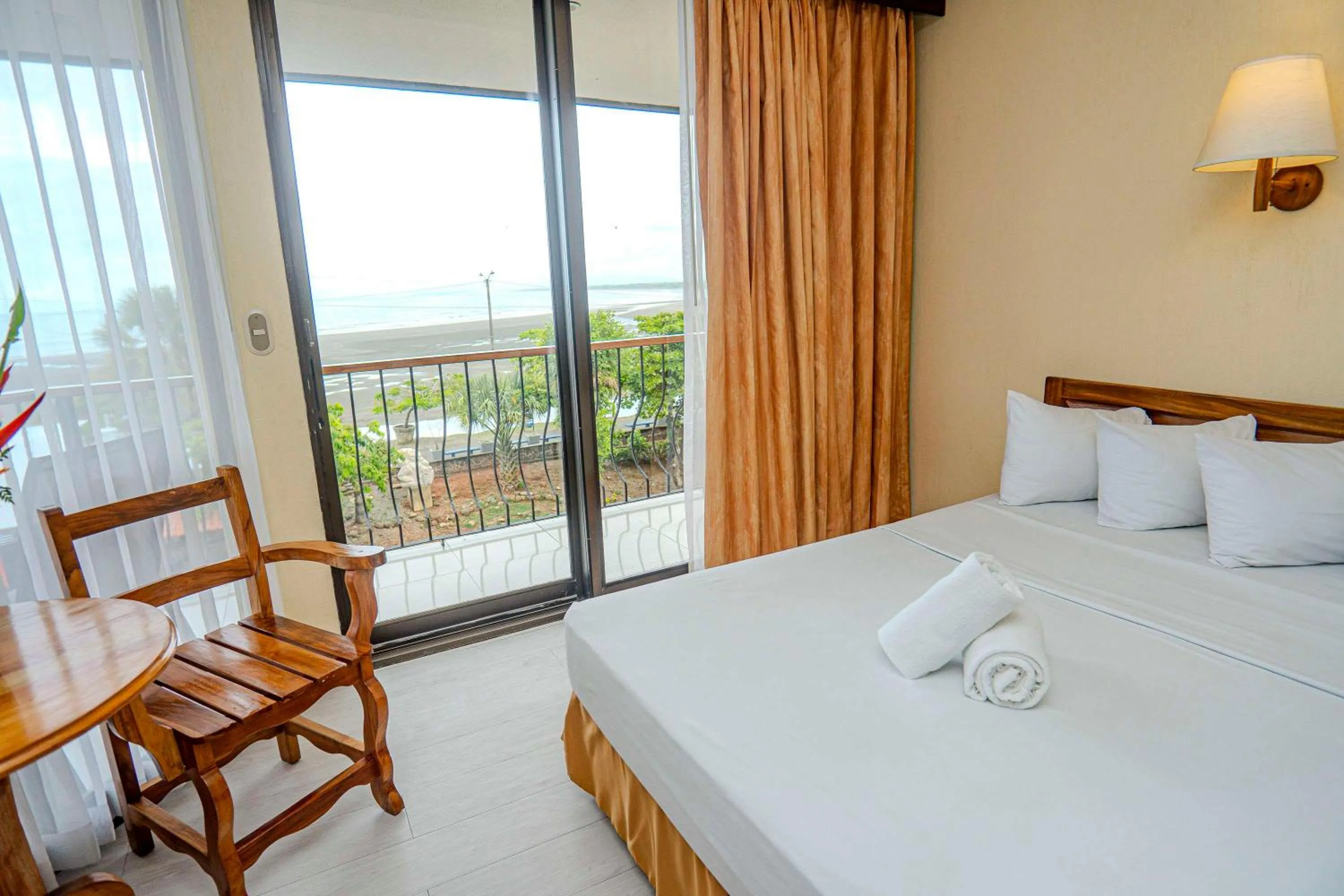 Bedroom, Bed in Best Western Hotel & Casino Kamuk