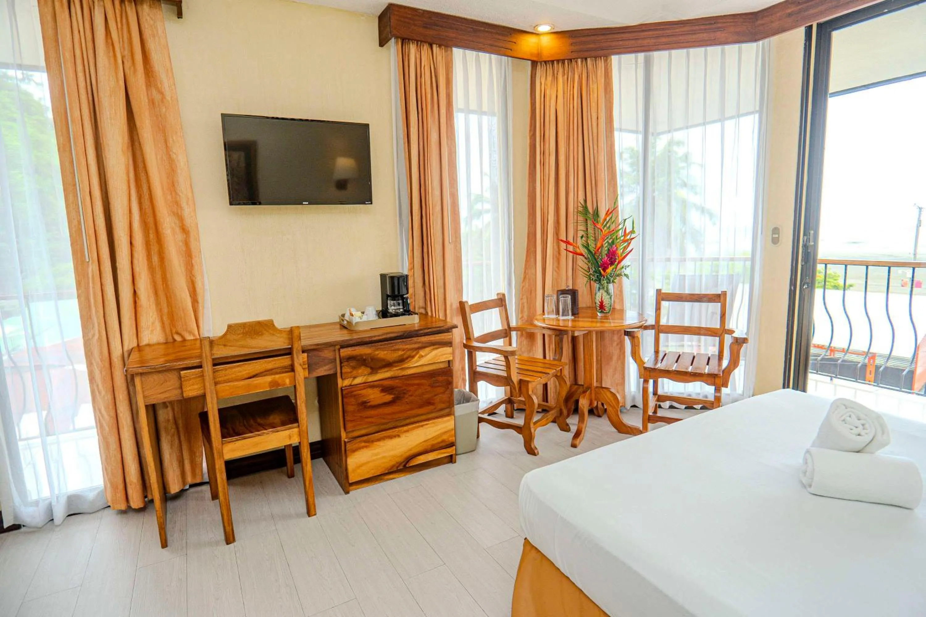 TV and multimedia, Bed in Best Western Hotel & Casino Kamuk