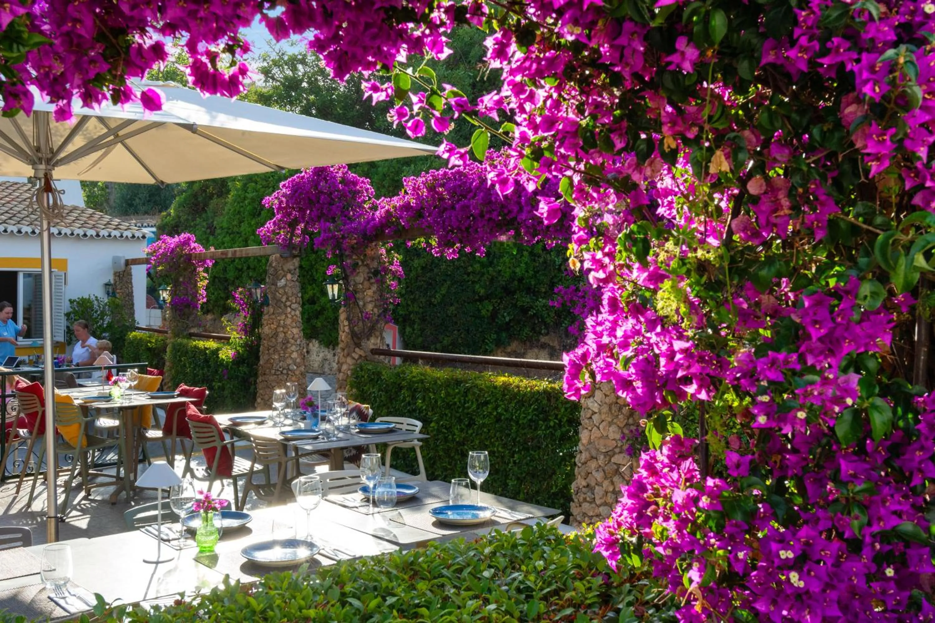 Restaurant/places to eat in Quinta Do Paraiso - AL