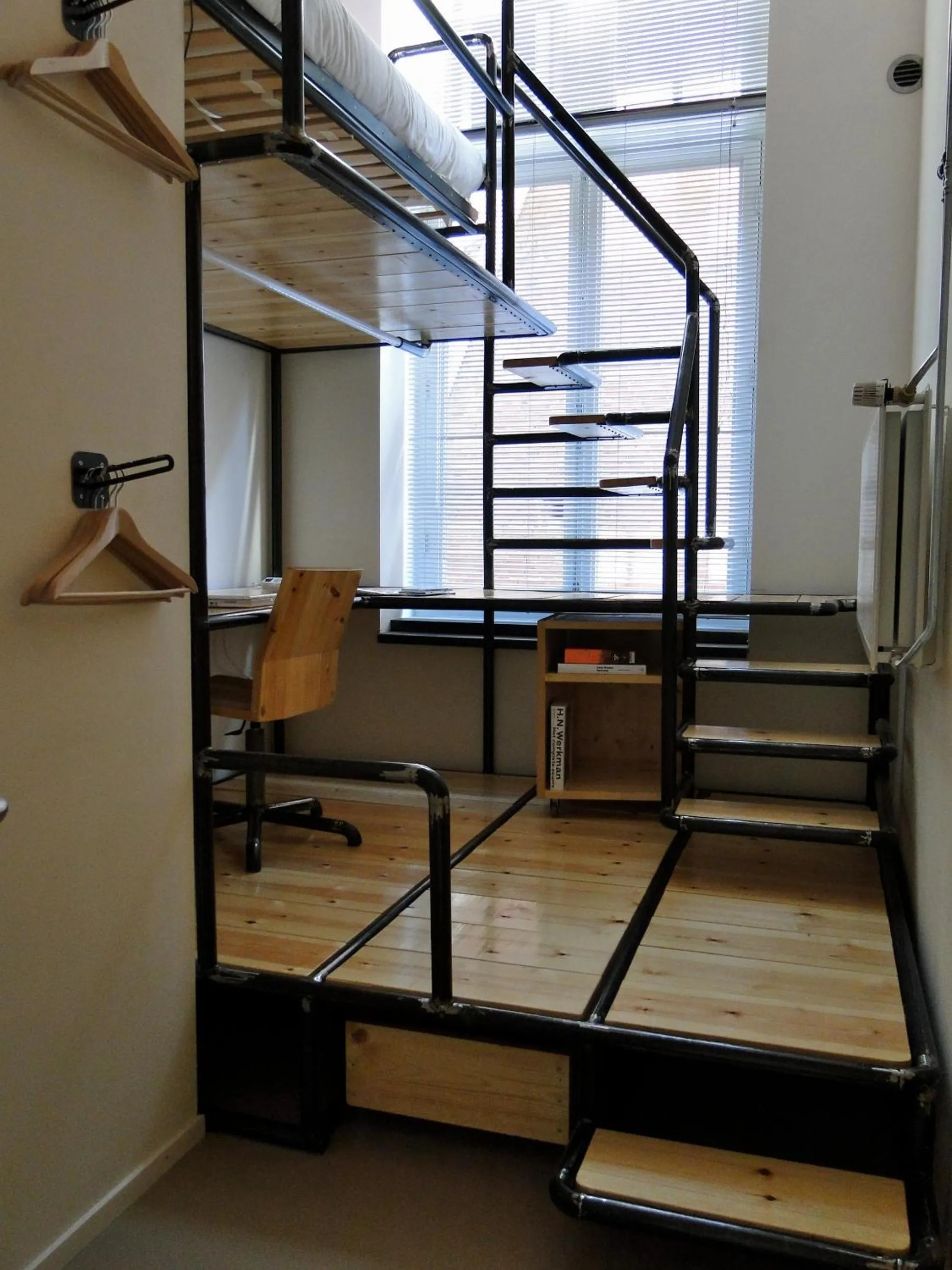 bunk bed, Bed in LABnul50 self check-in hotel Groningen