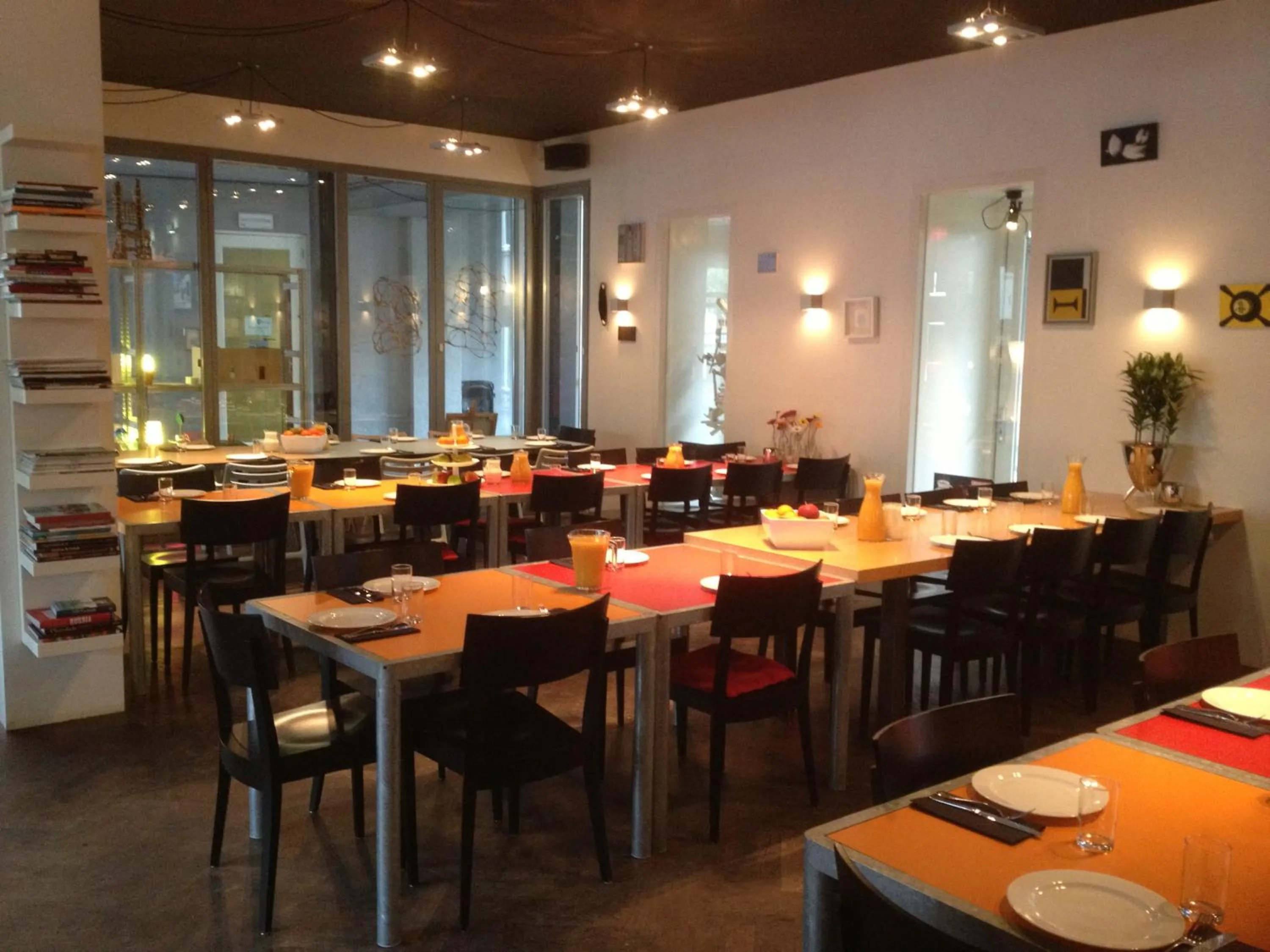 Restaurant/places to eat in LABnul50 self check-in hotel Groningen