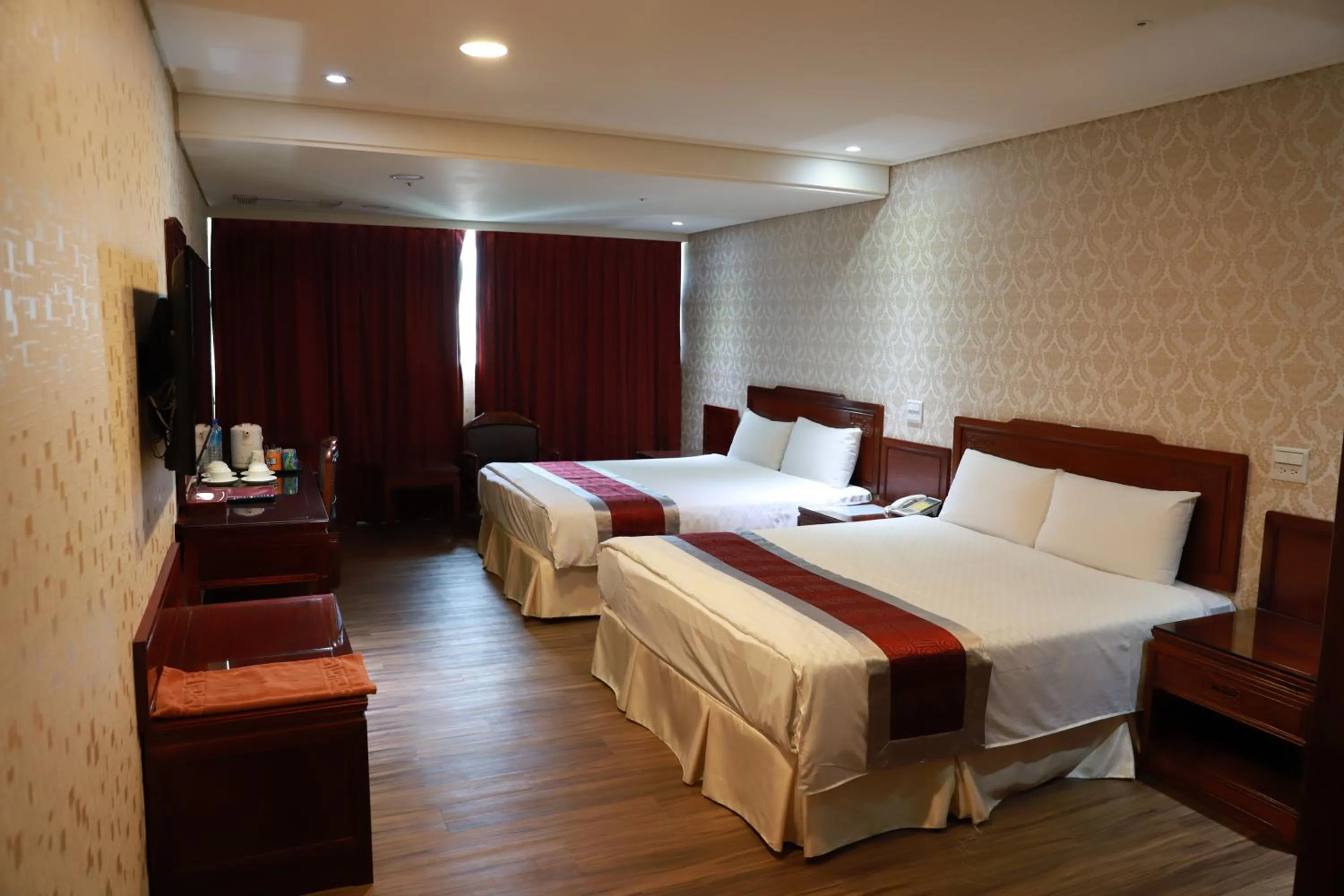 Photo of the whole room, Bed in Chuan Fu Hotel