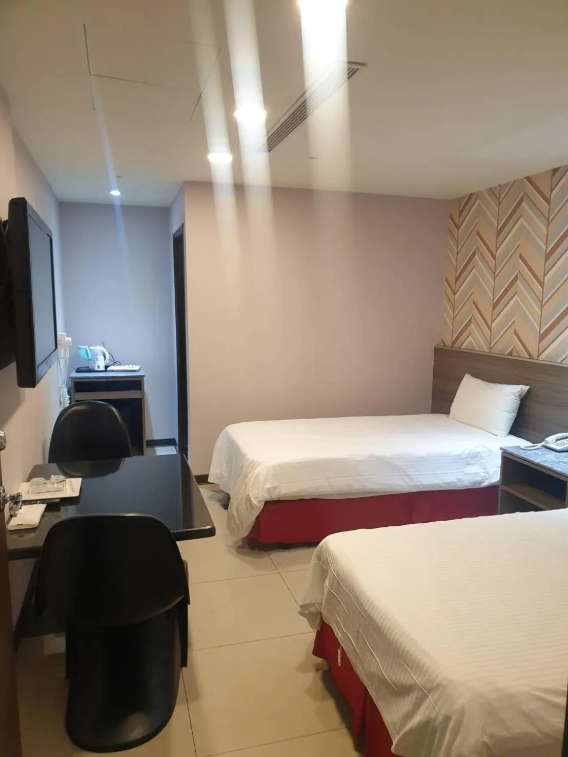 Photo of the whole room, Bed in Chuan Fu Hotel