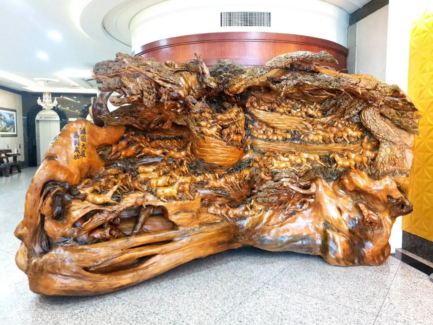 On-site shops in Chuan Fu Hotel