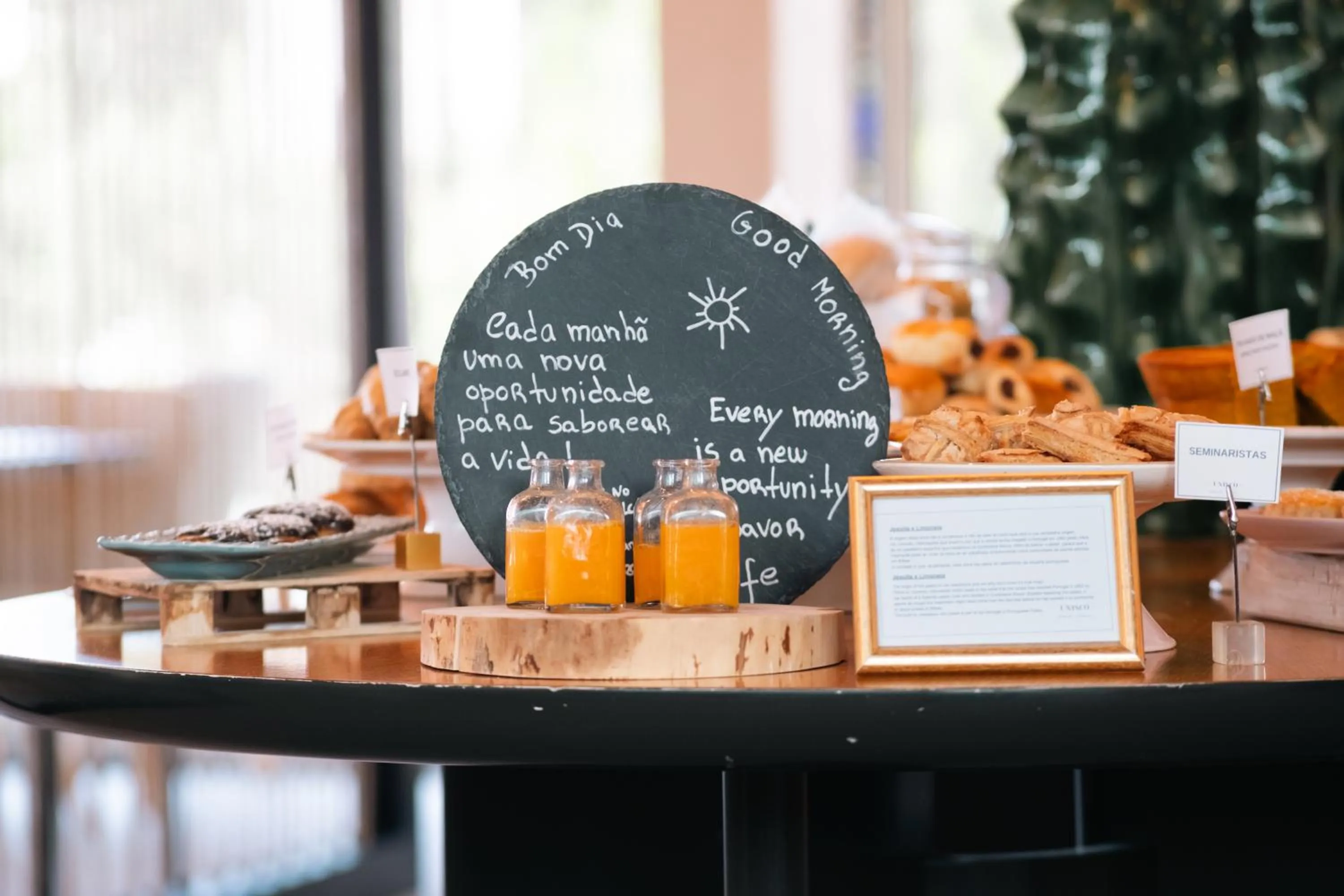 Breakfast in Cidnay - Hotel & Executive Center