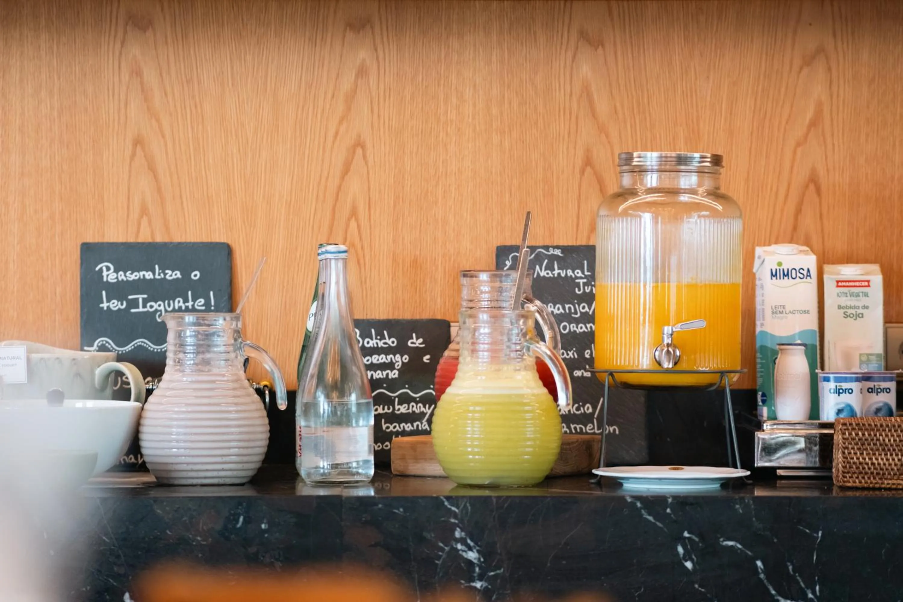 Food in Cidnay - Hotel & Executive Center