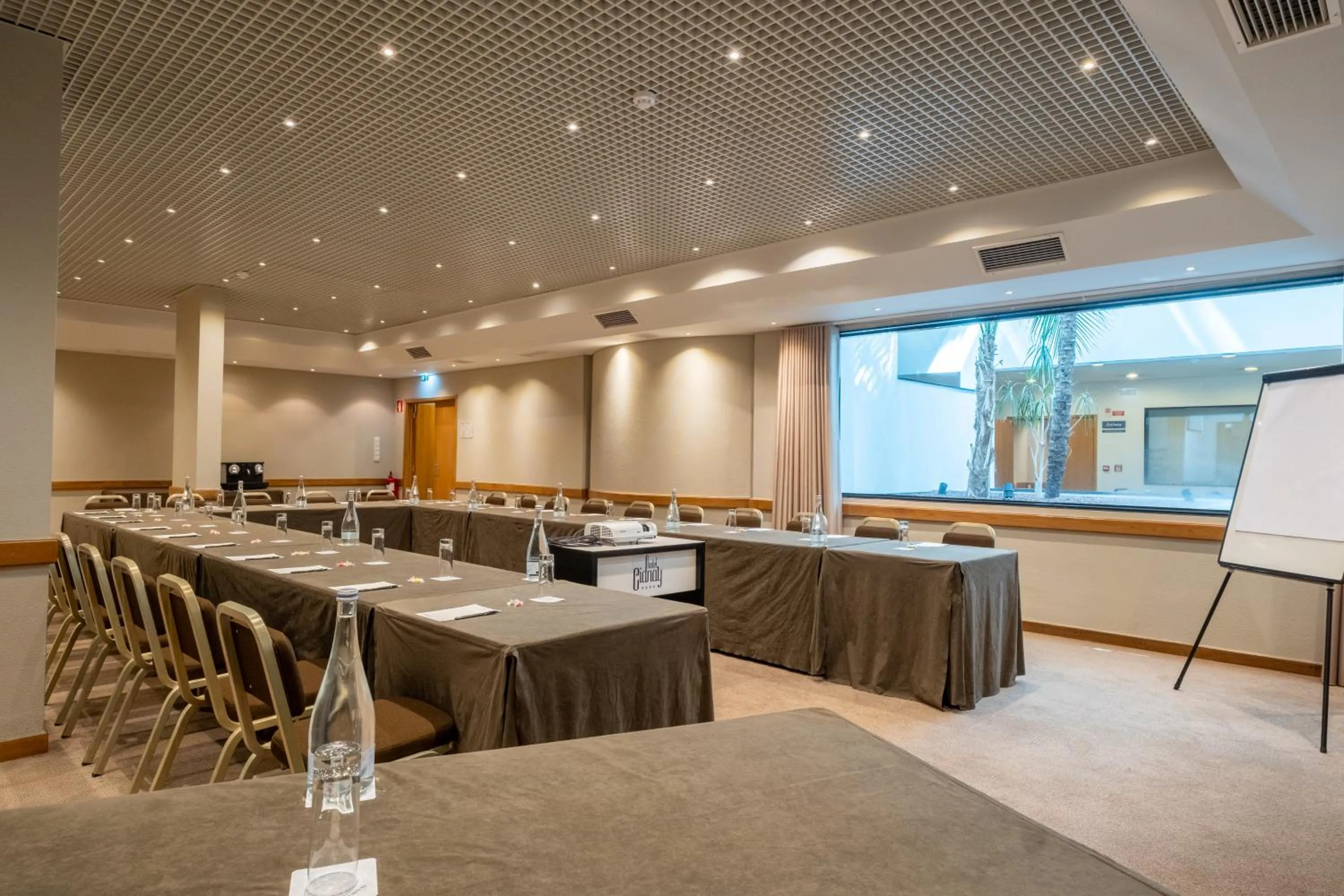 Meeting/conference room in Cidnay - Hotel & Executive Center