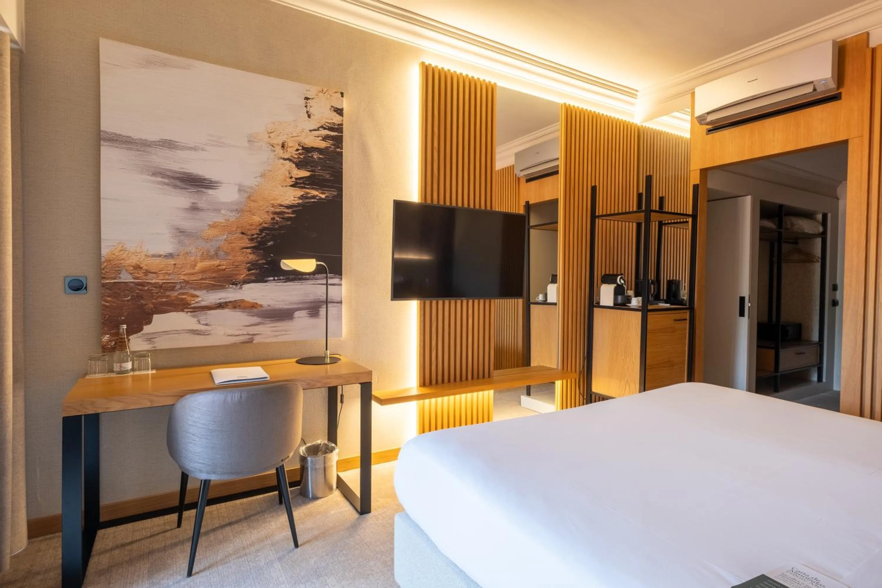 Photo of the whole room, Bed in Cidnay - Hotel & Executive Center