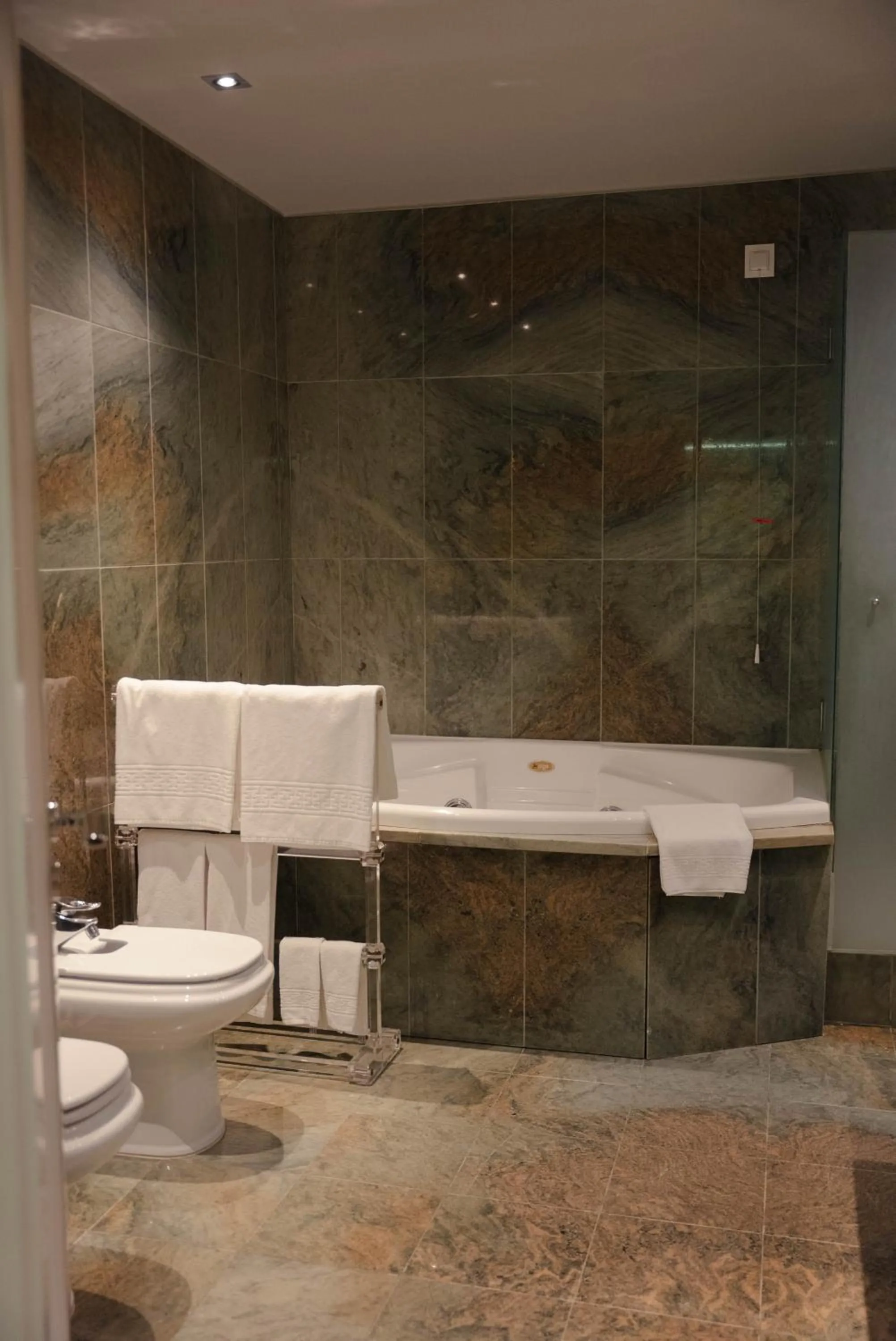 Bathroom in Cidnay - Hotel & Executive Center