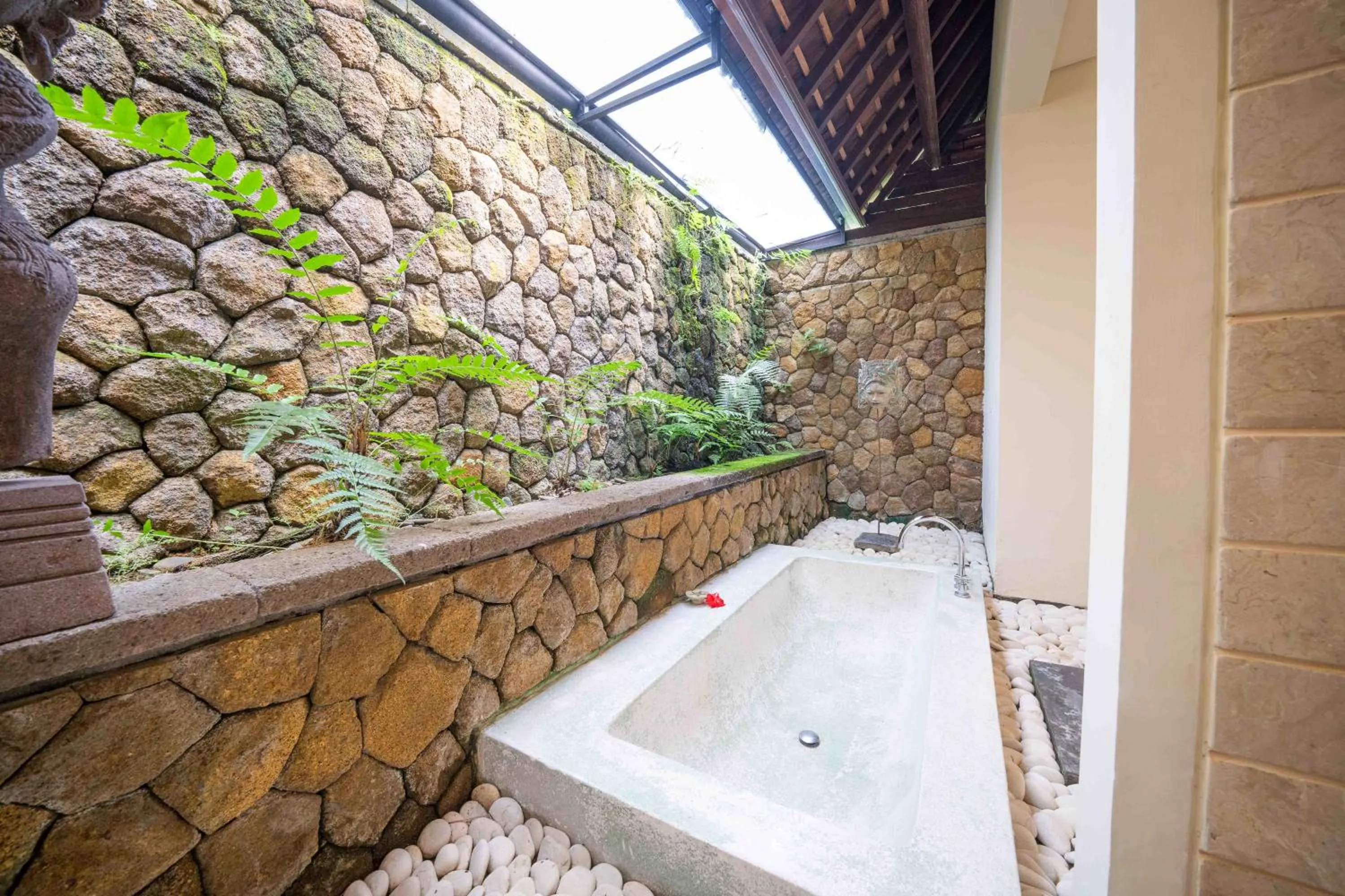 Bath in Awan Putih Resort